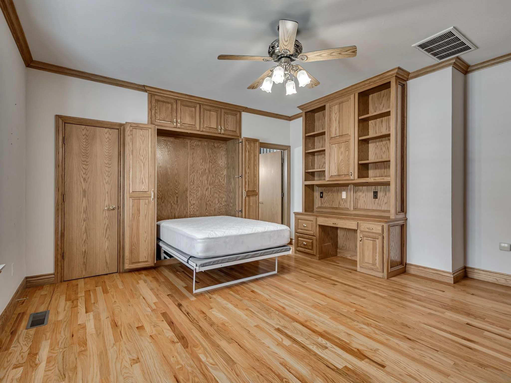 1602 N Davis Ave-18.jpg
