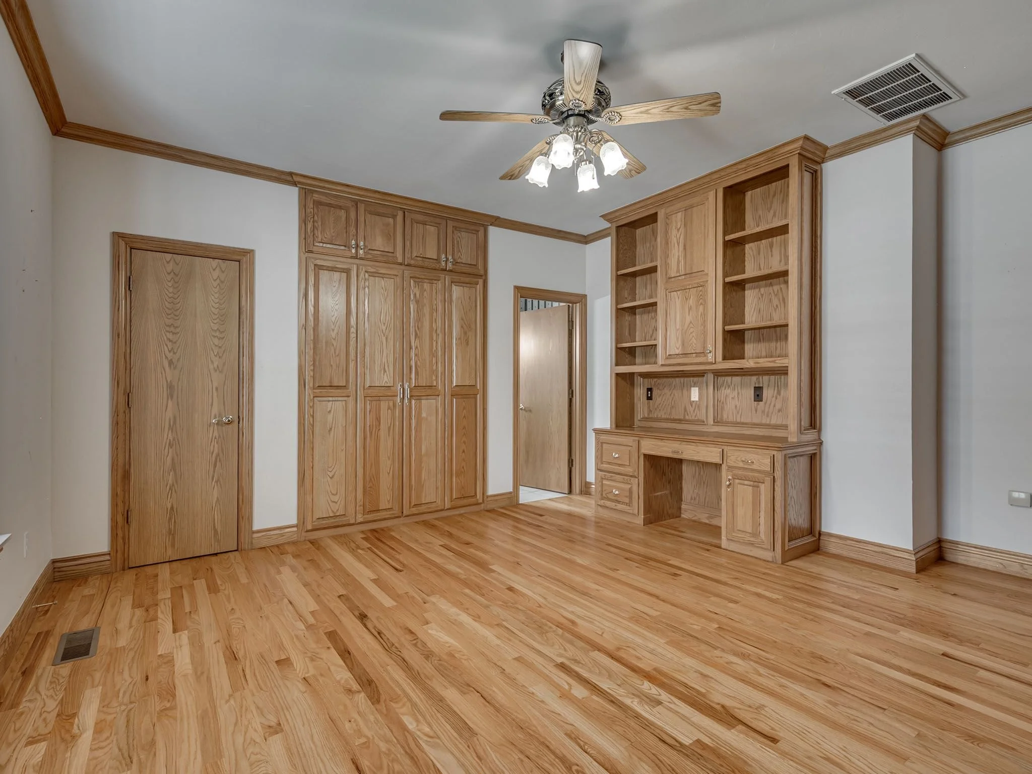 1602 N Davis Ave-19.jpg