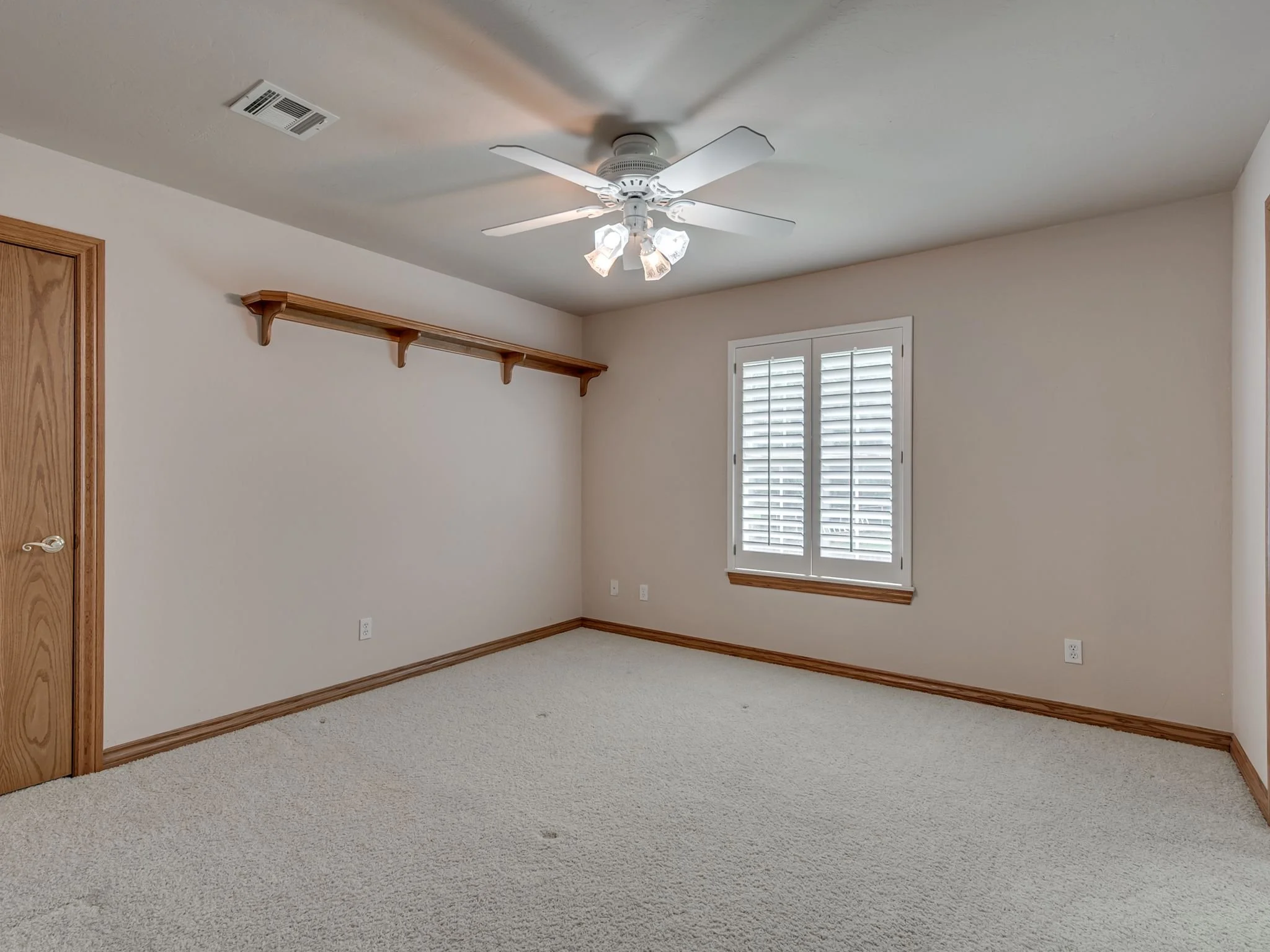1602 N Davis Ave-24.jpg