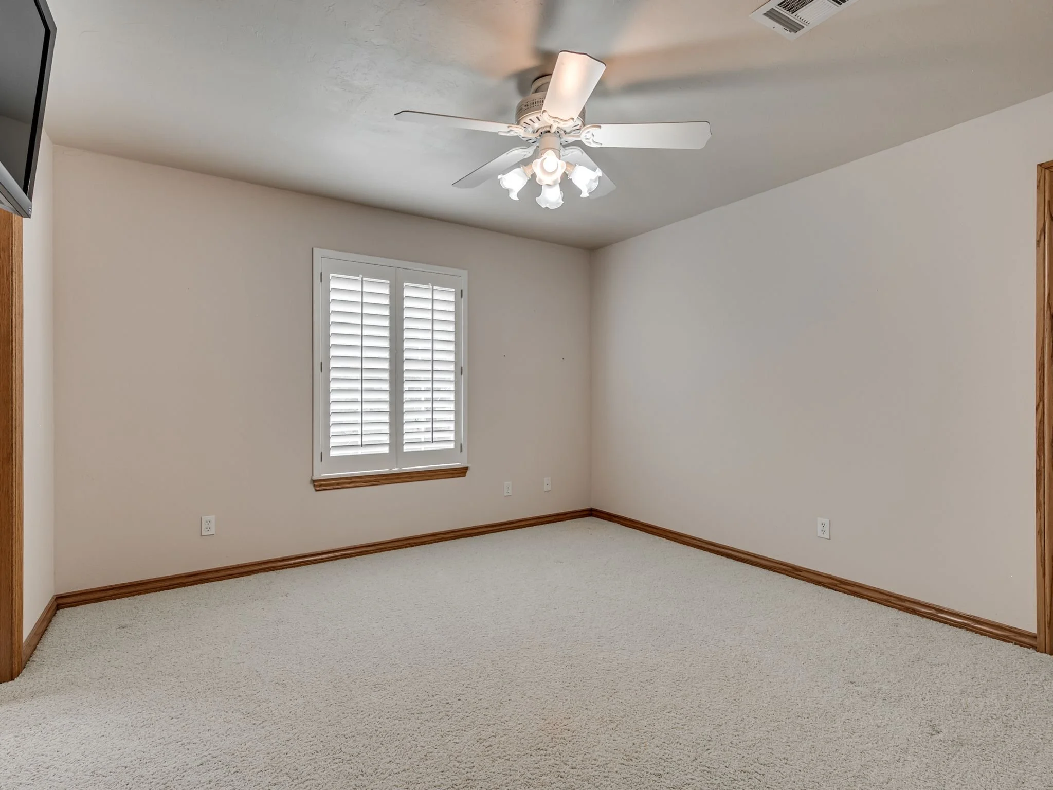1602 N Davis Ave-29.jpg