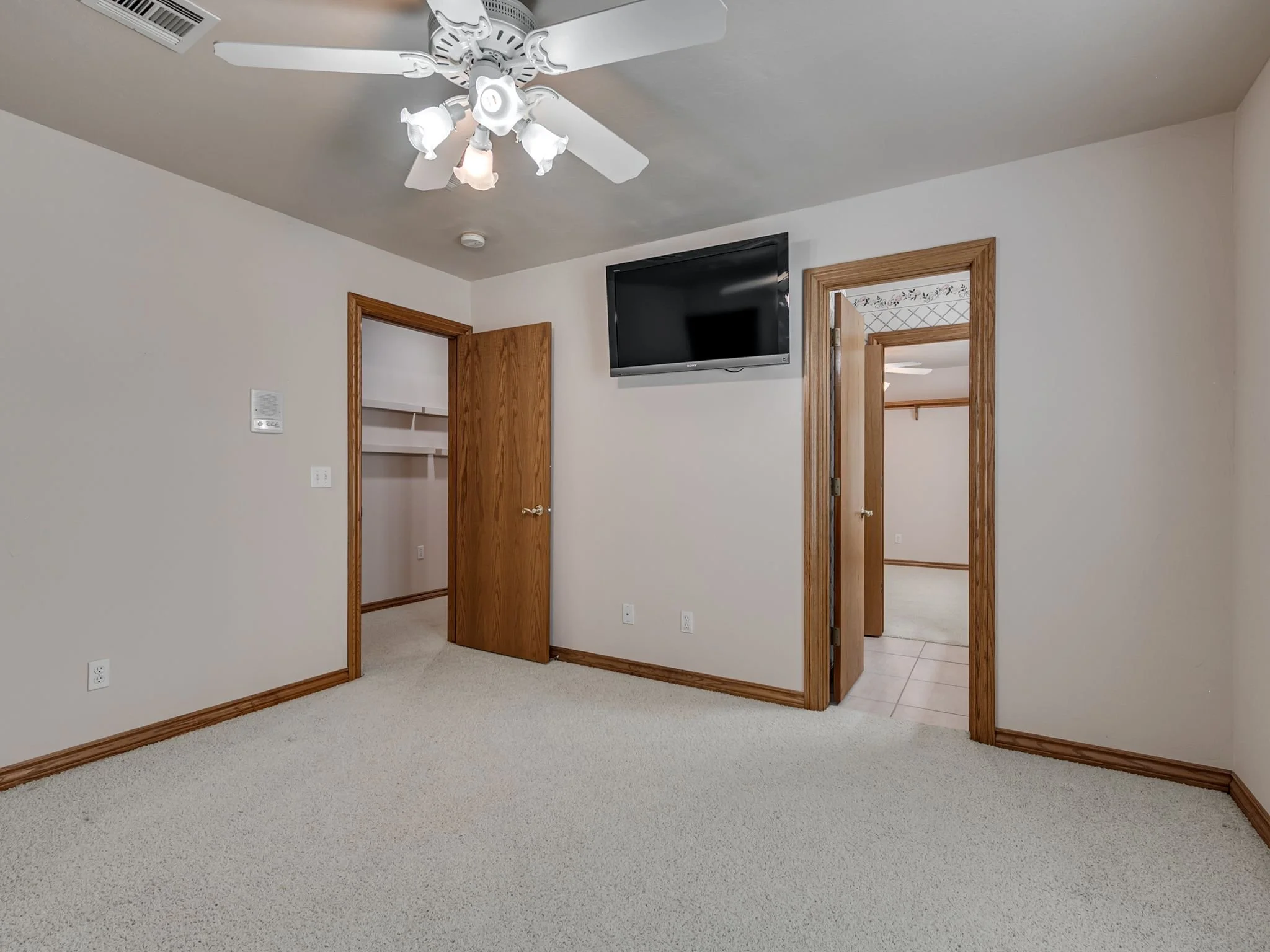 1602 N Davis Ave-31.jpg