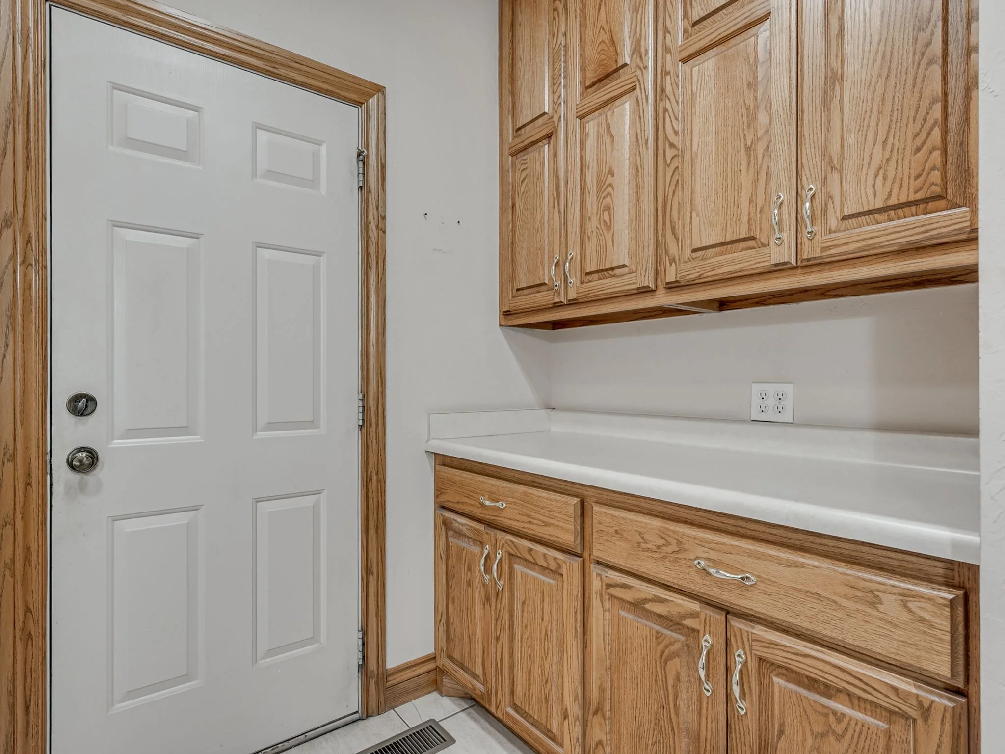 1602 N Davis Ave-34.jpg