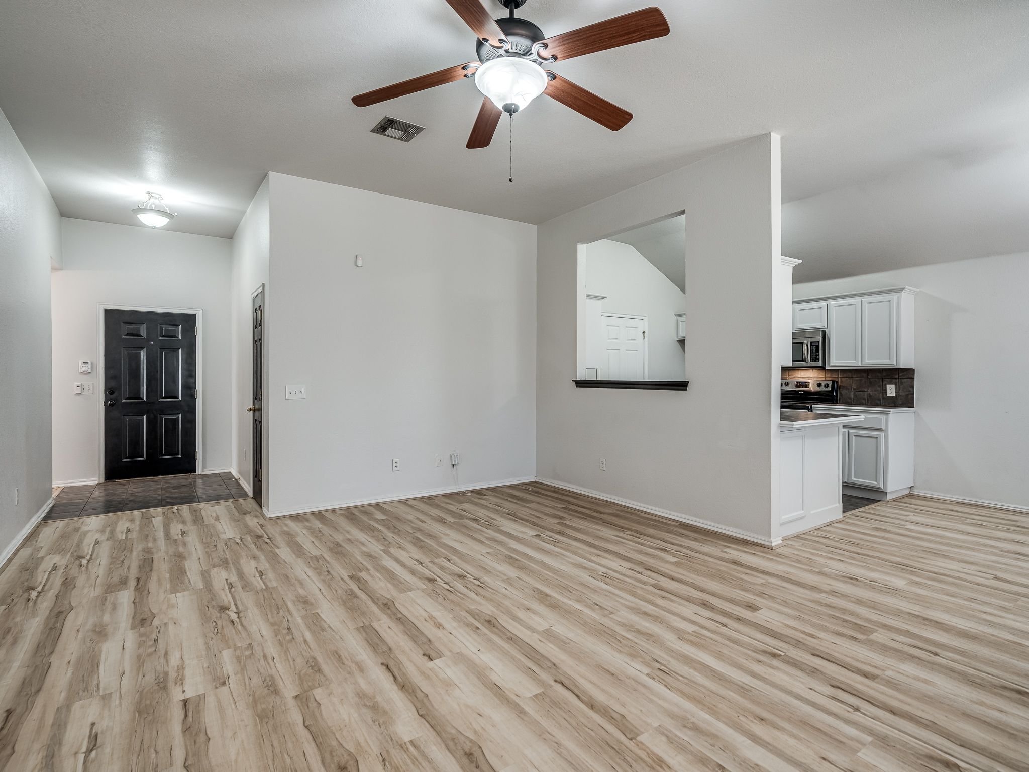 1853 Parkridge Drive-3.jpg