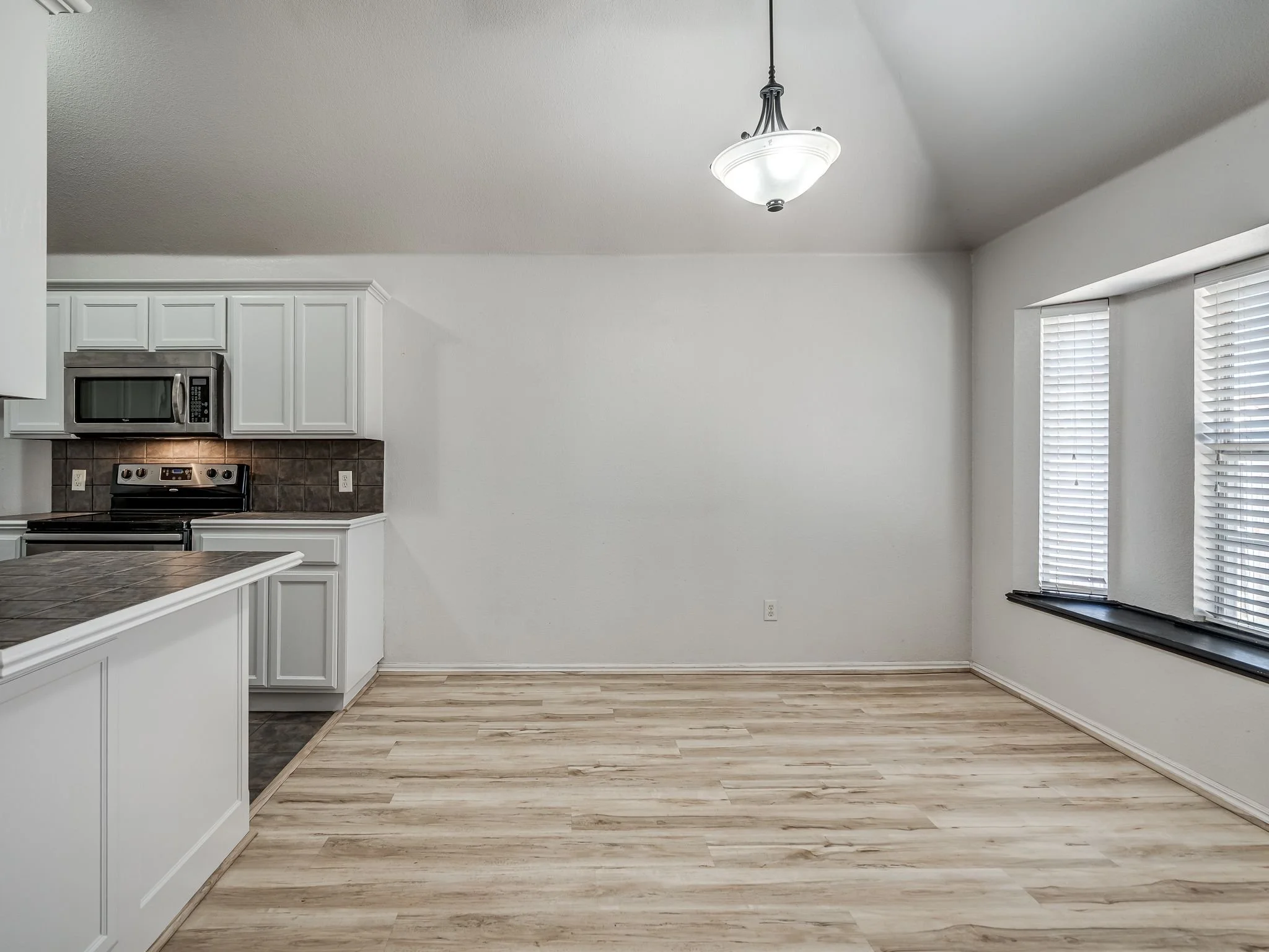 1853 Parkridge Drive-7.jpg