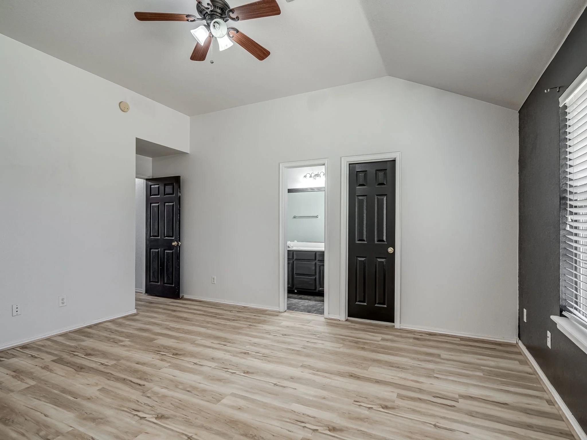 1853 Parkridge Drive-10.jpg