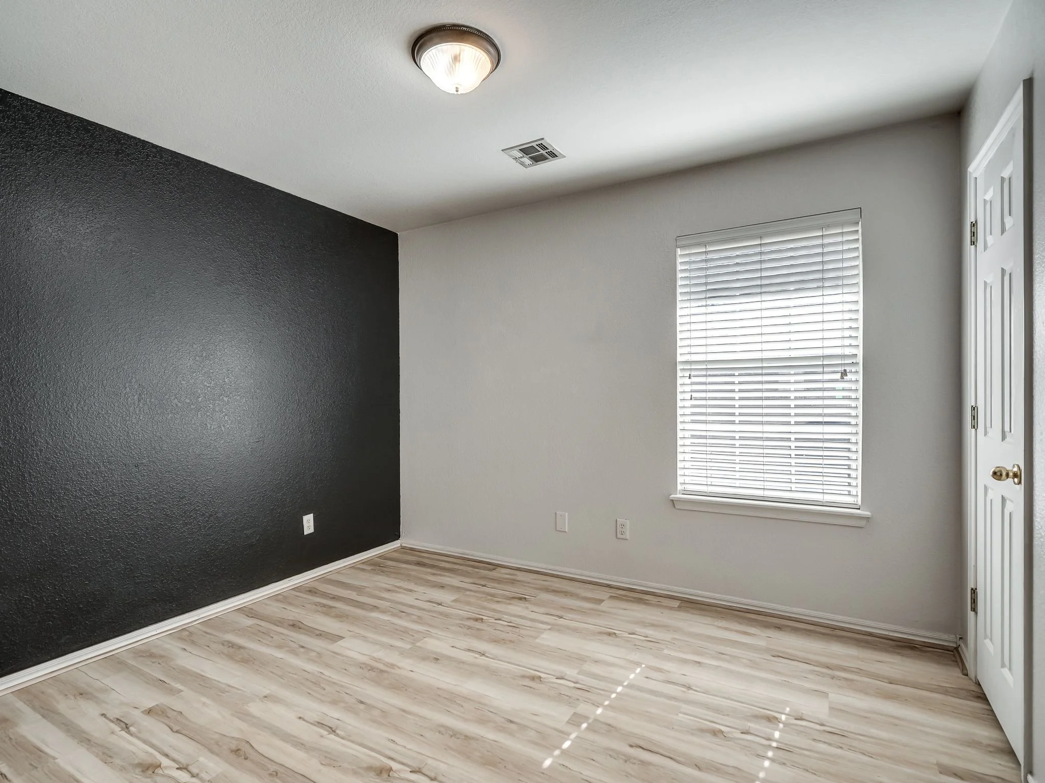 1853 Parkridge Drive-19.jpg