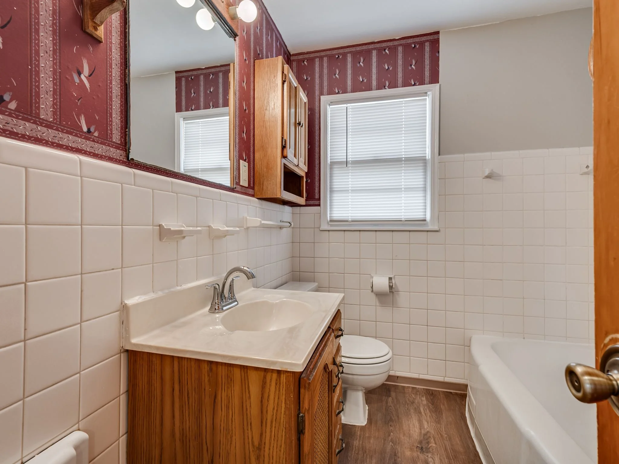 4401 NW 16th Pl-10.jpg