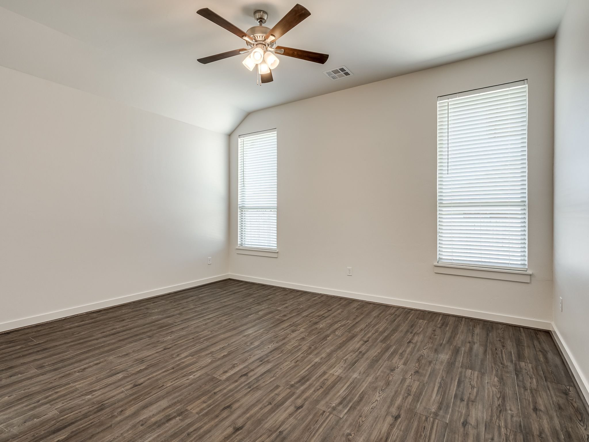 1312 Stone Creek Dr-8.jpg