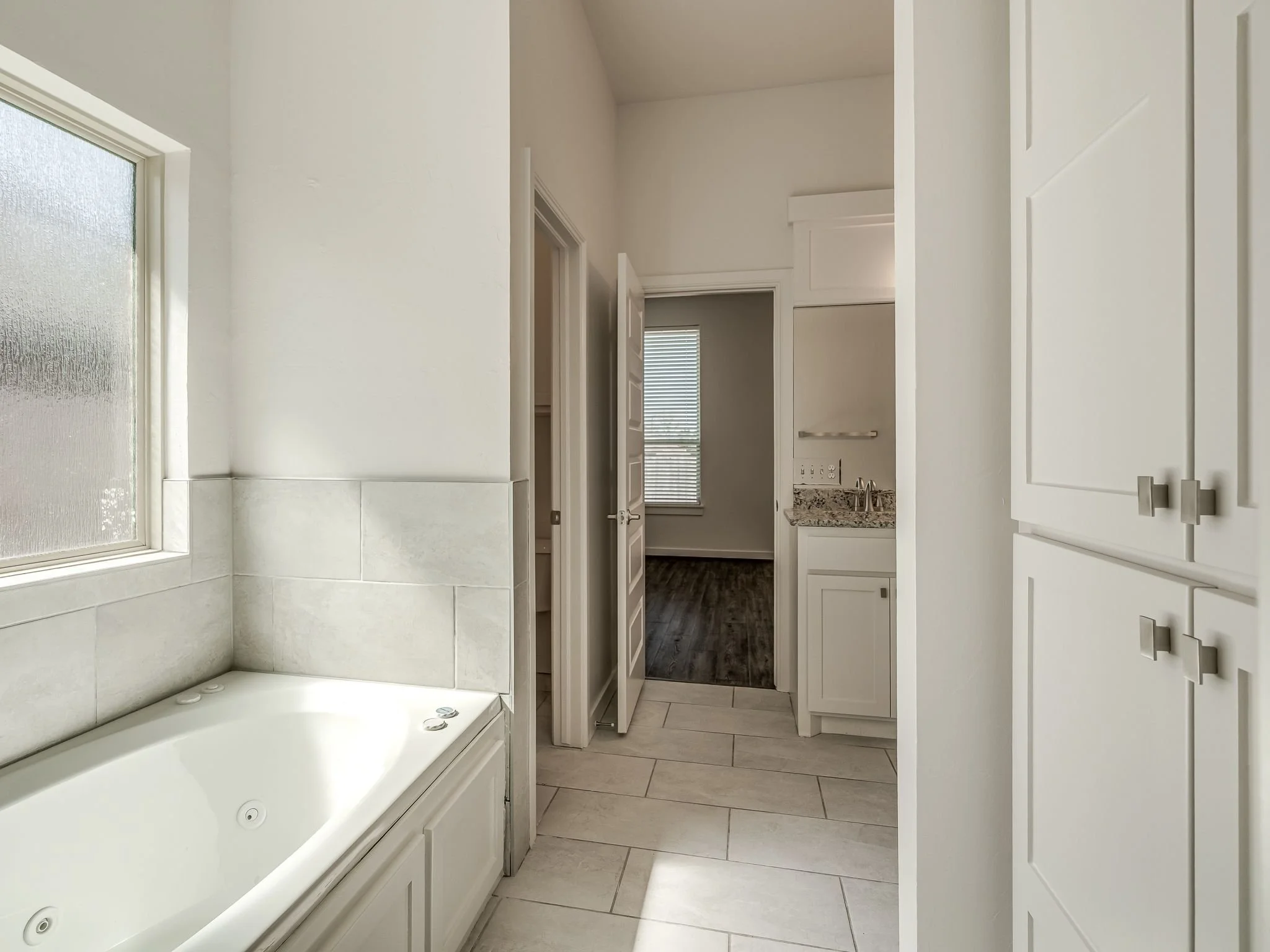 1312 Stone Creek Dr-13.jpg