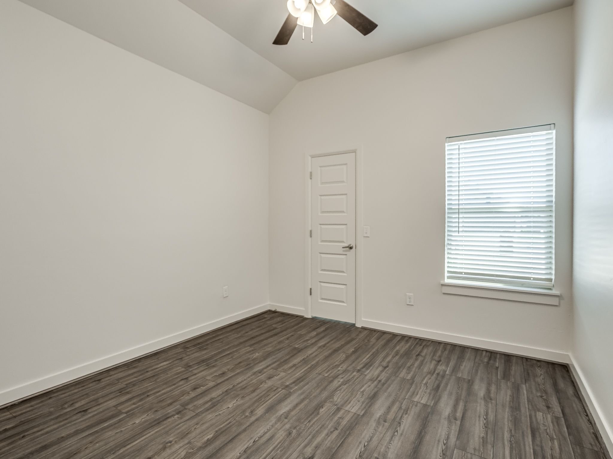 1312 Stone Creek Dr-17.jpg