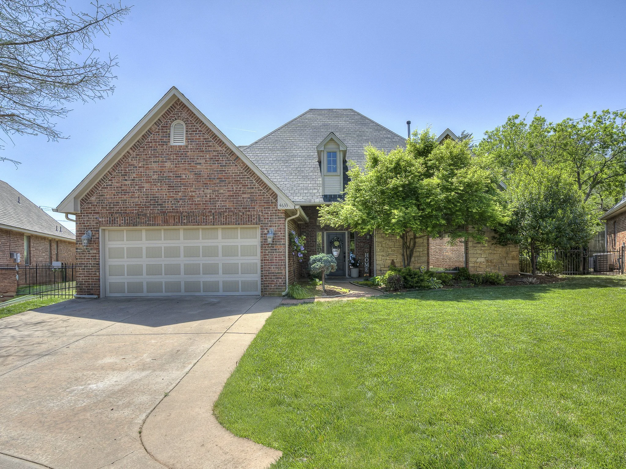 4633 Olde Village Circle-1.jpg