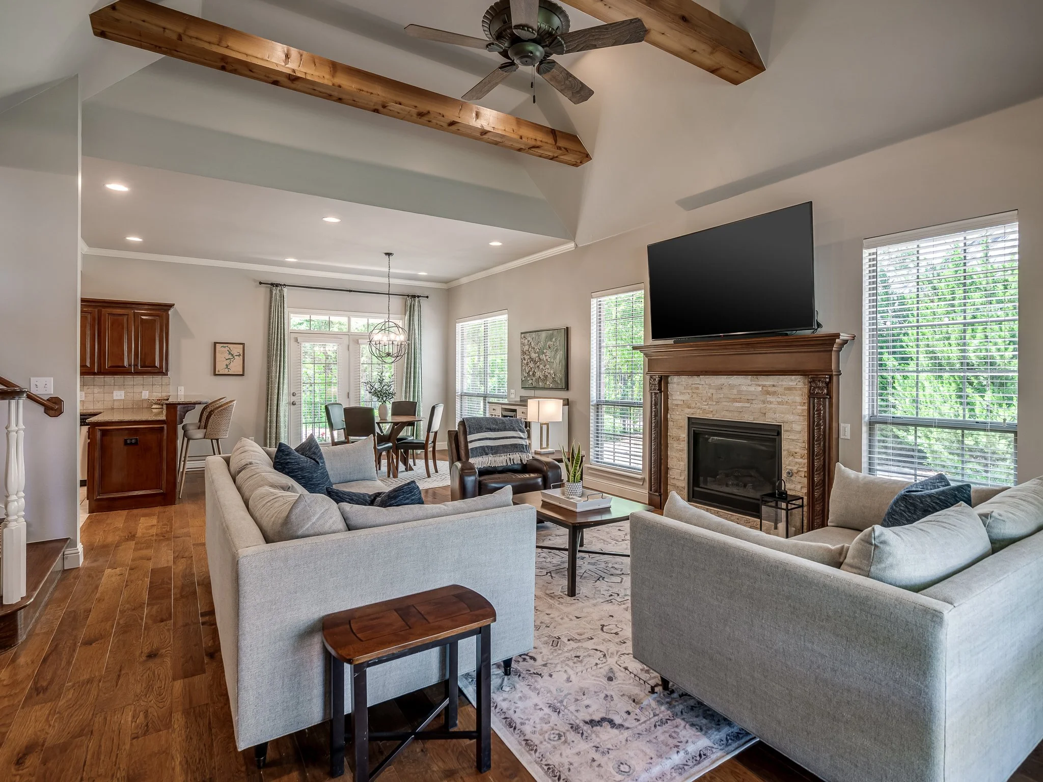 4633 Olde Village Circle-4.jpg