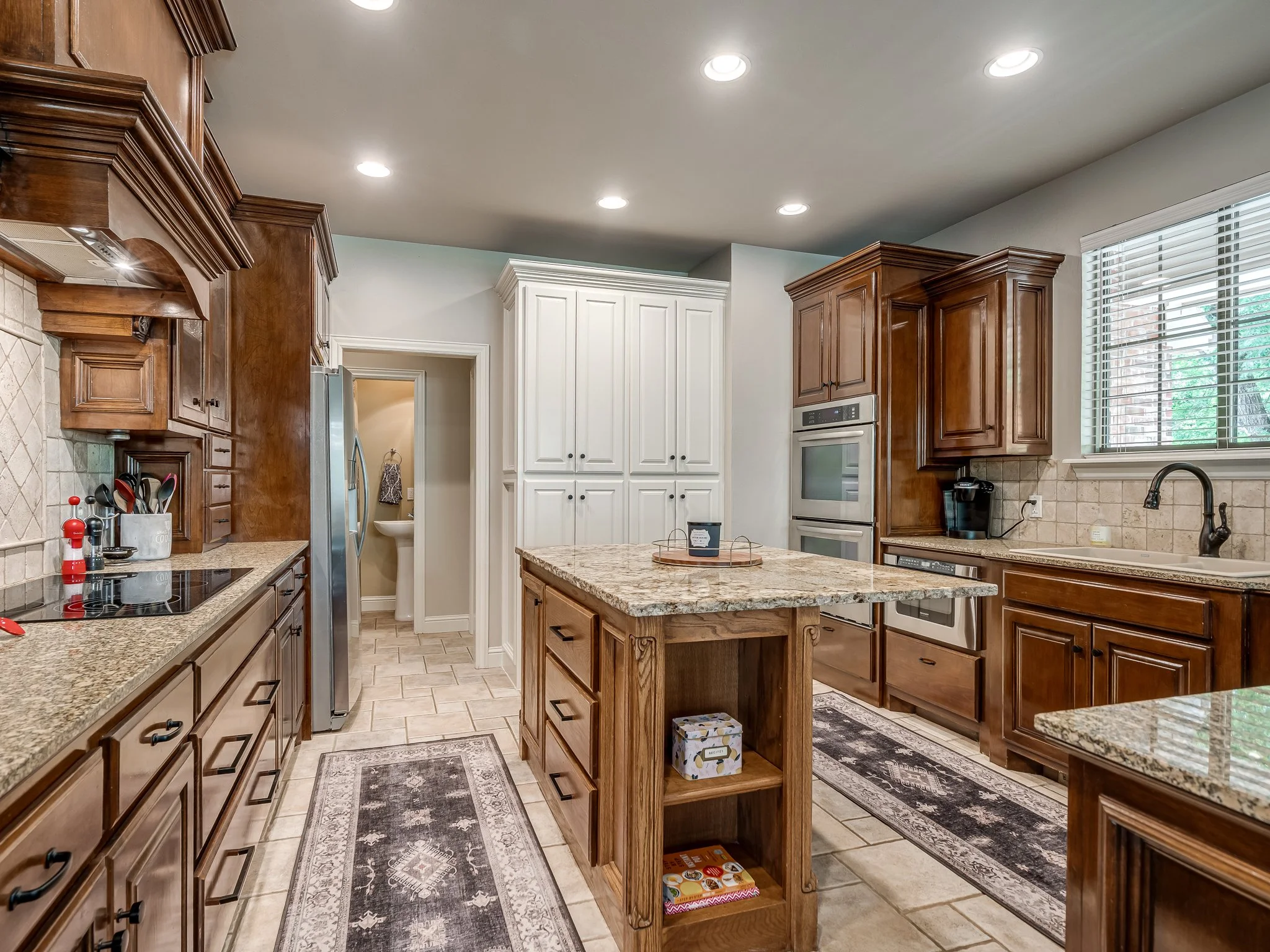 4633 Olde Village Circle-8.jpg