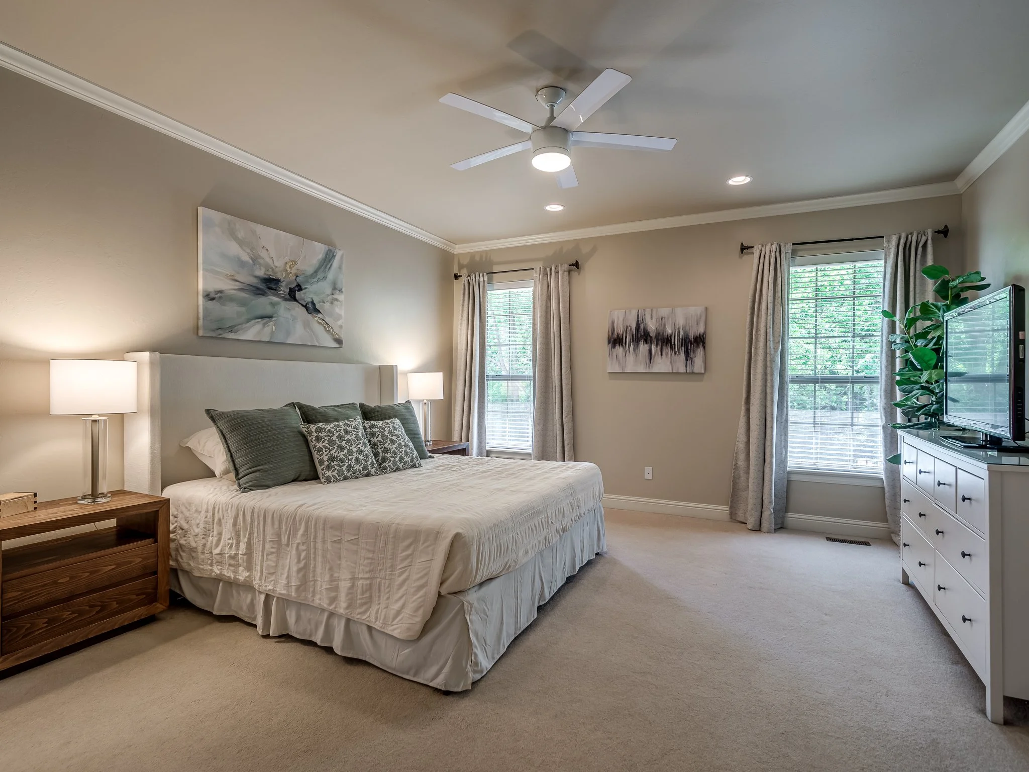 4633 Olde Village Circle-11.jpg