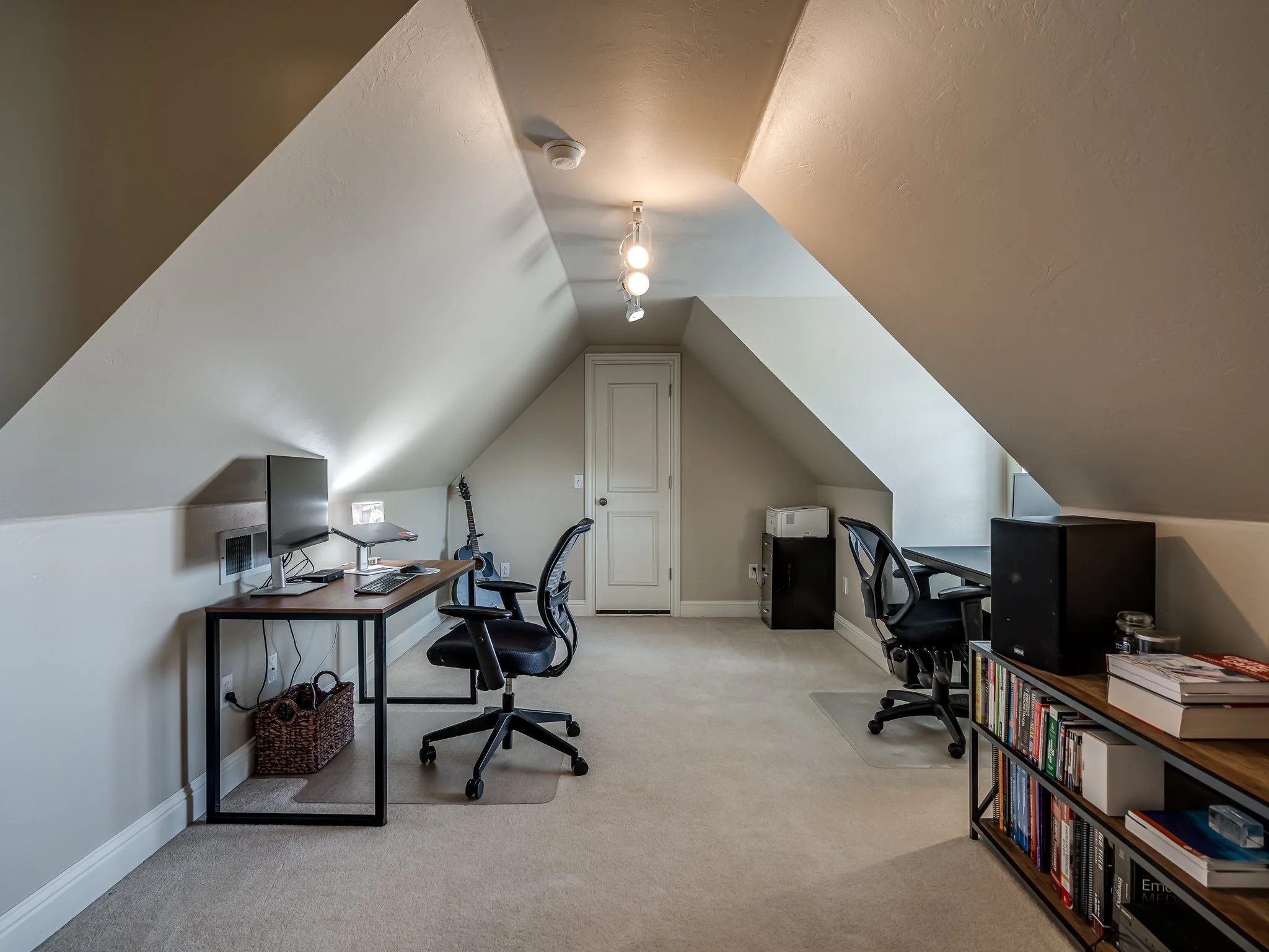 4633 Olde Village Circle-19.jpg