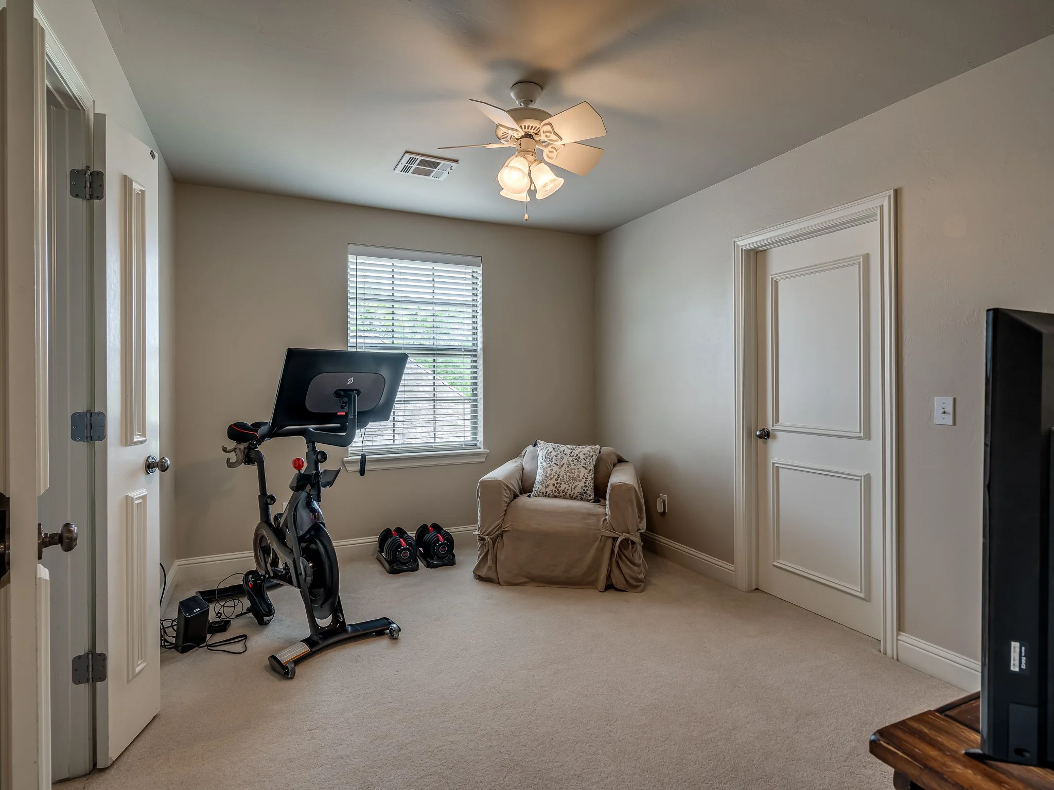 4633 Olde Village Circle-21.jpg