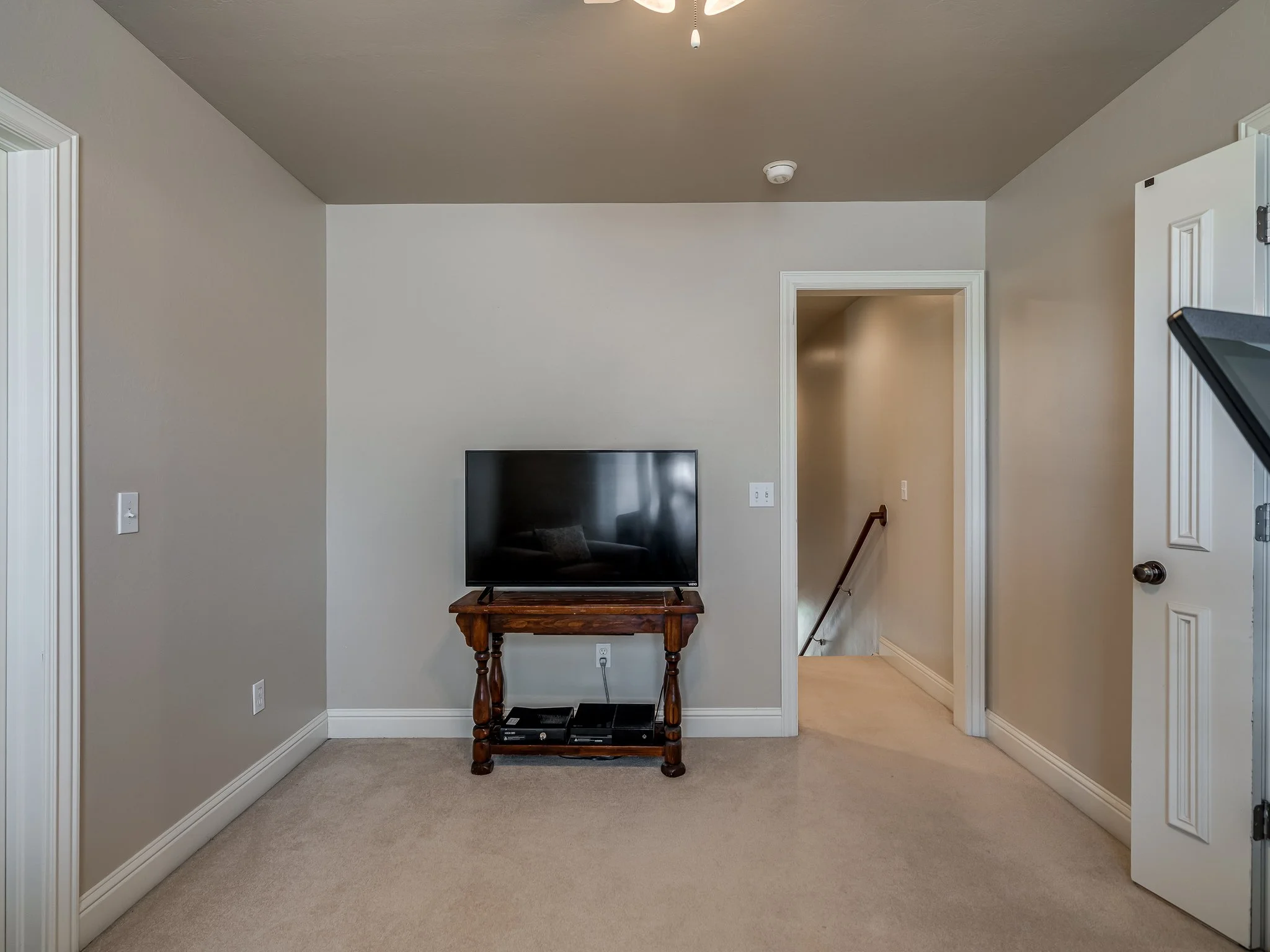 4633 Olde Village Circle-22.jpg