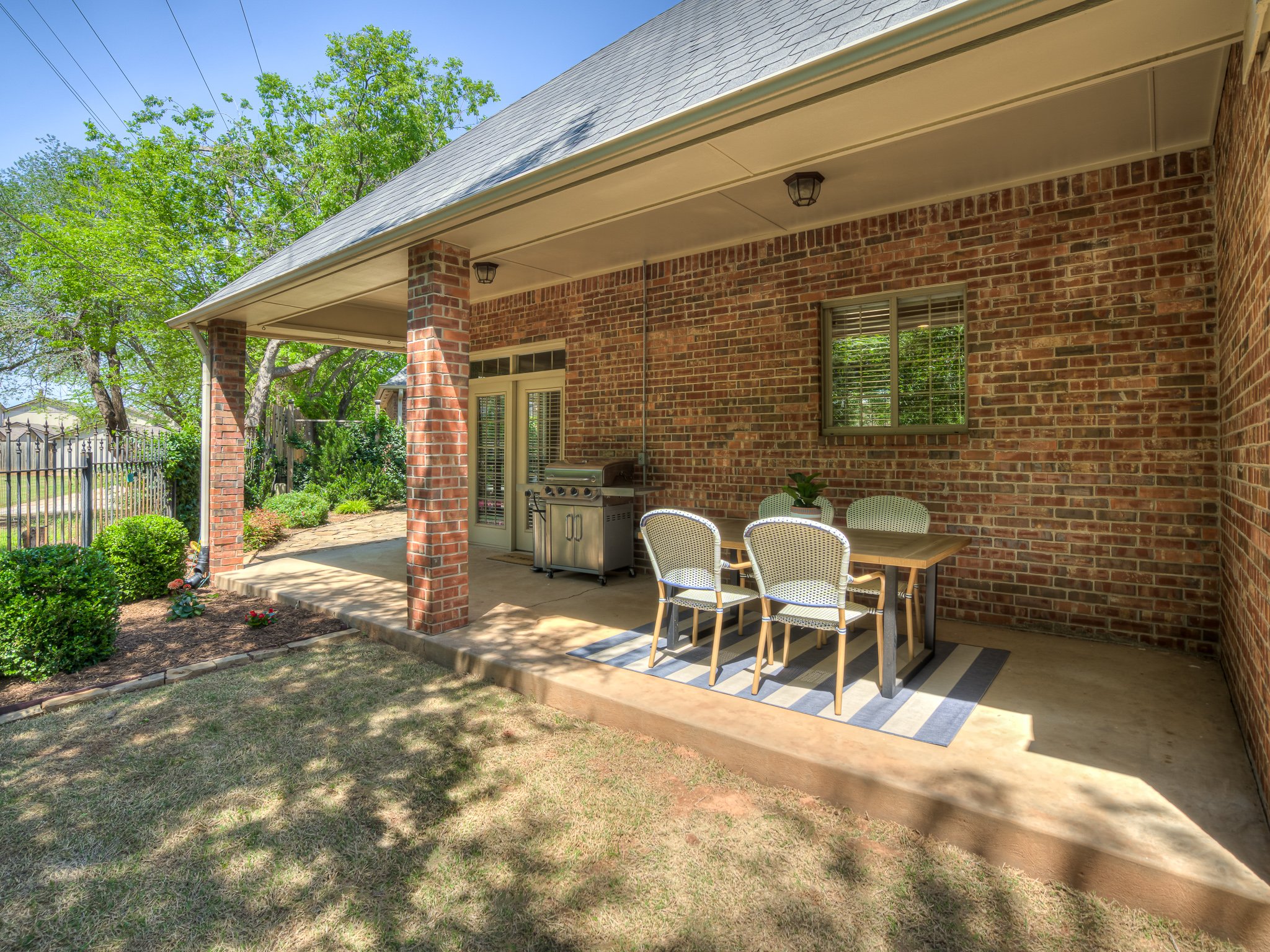 4633 Olde Village Circle-25.jpg