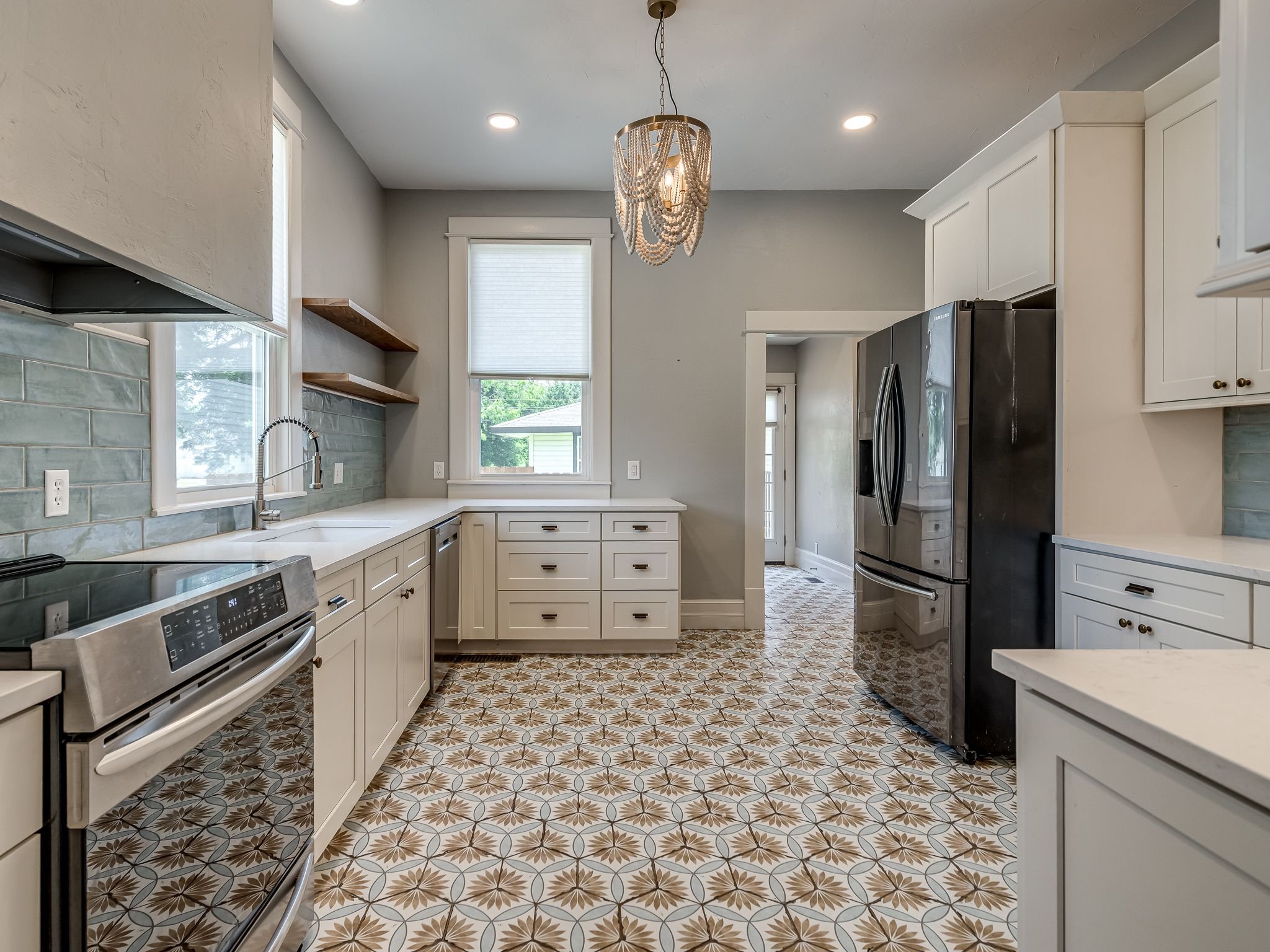 1401 W Chickasha Ave-4.jpg