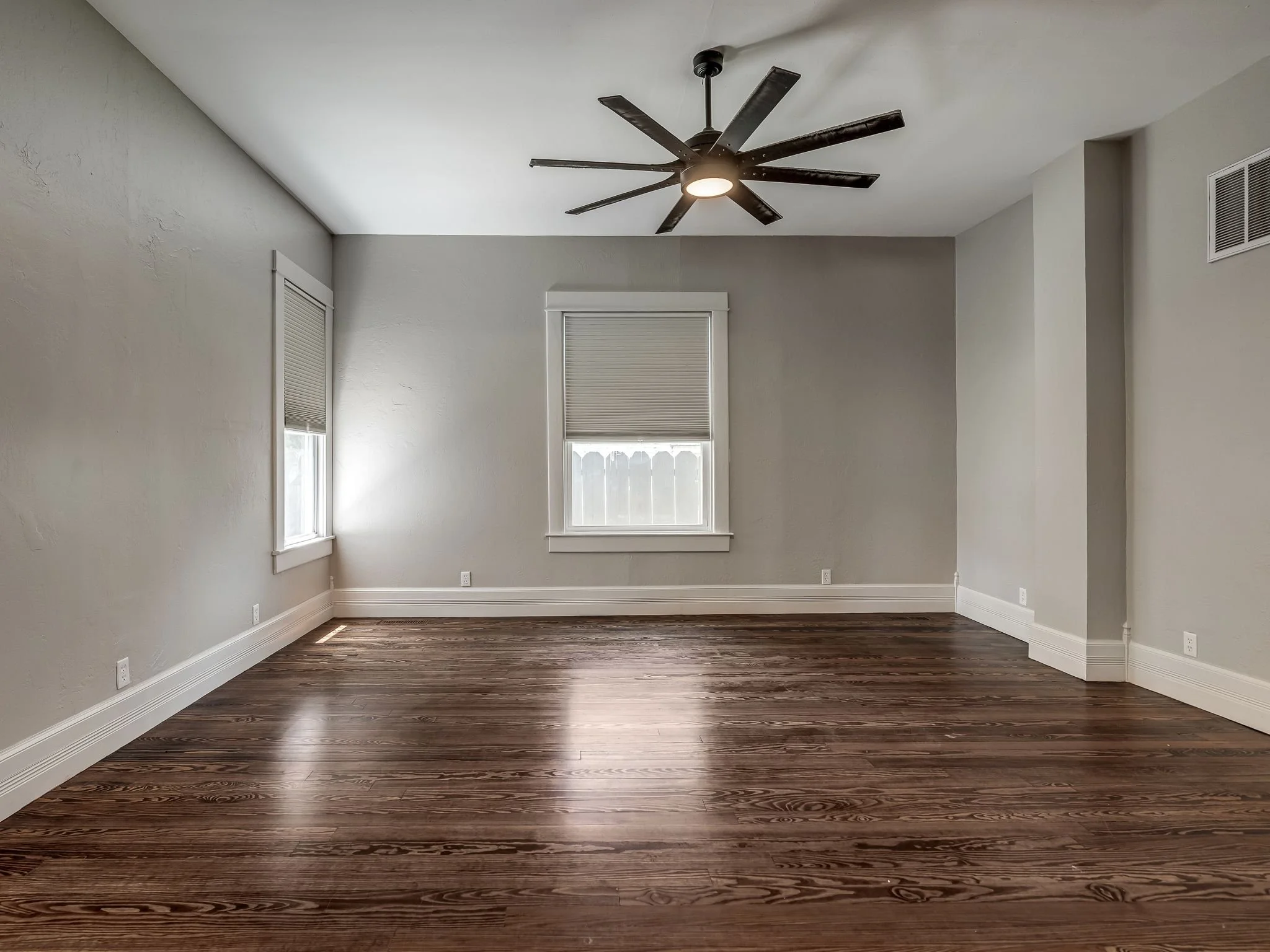 1401 W Chickasha Ave-11.jpg