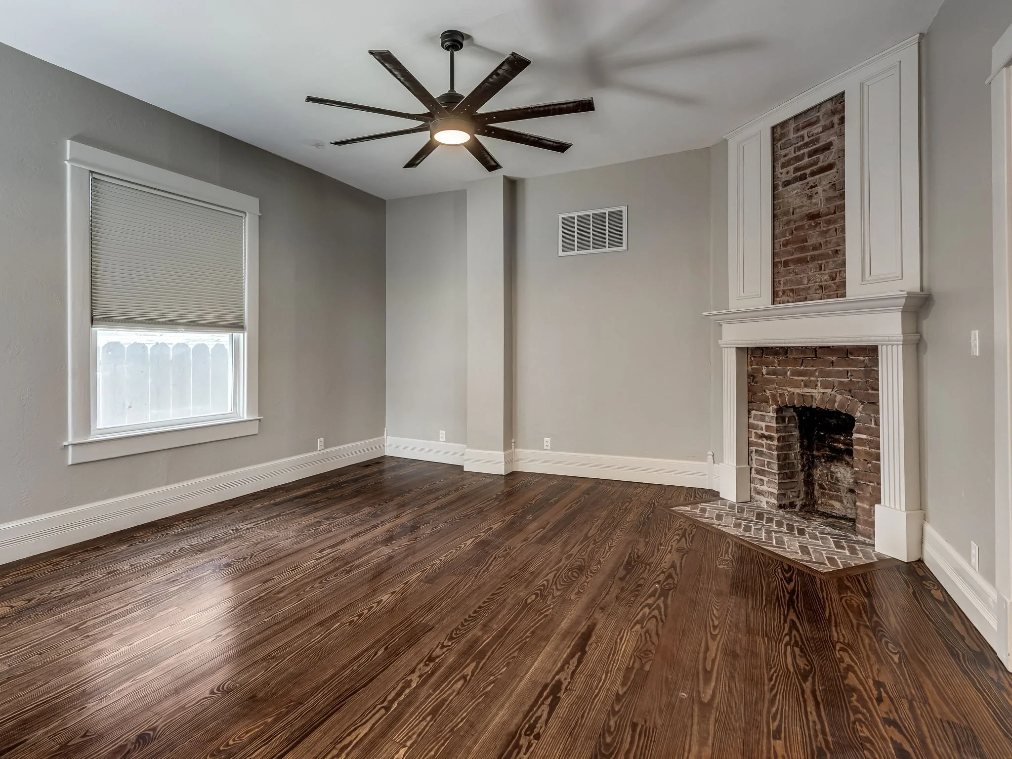 1401 W Chickasha Ave-12.jpg