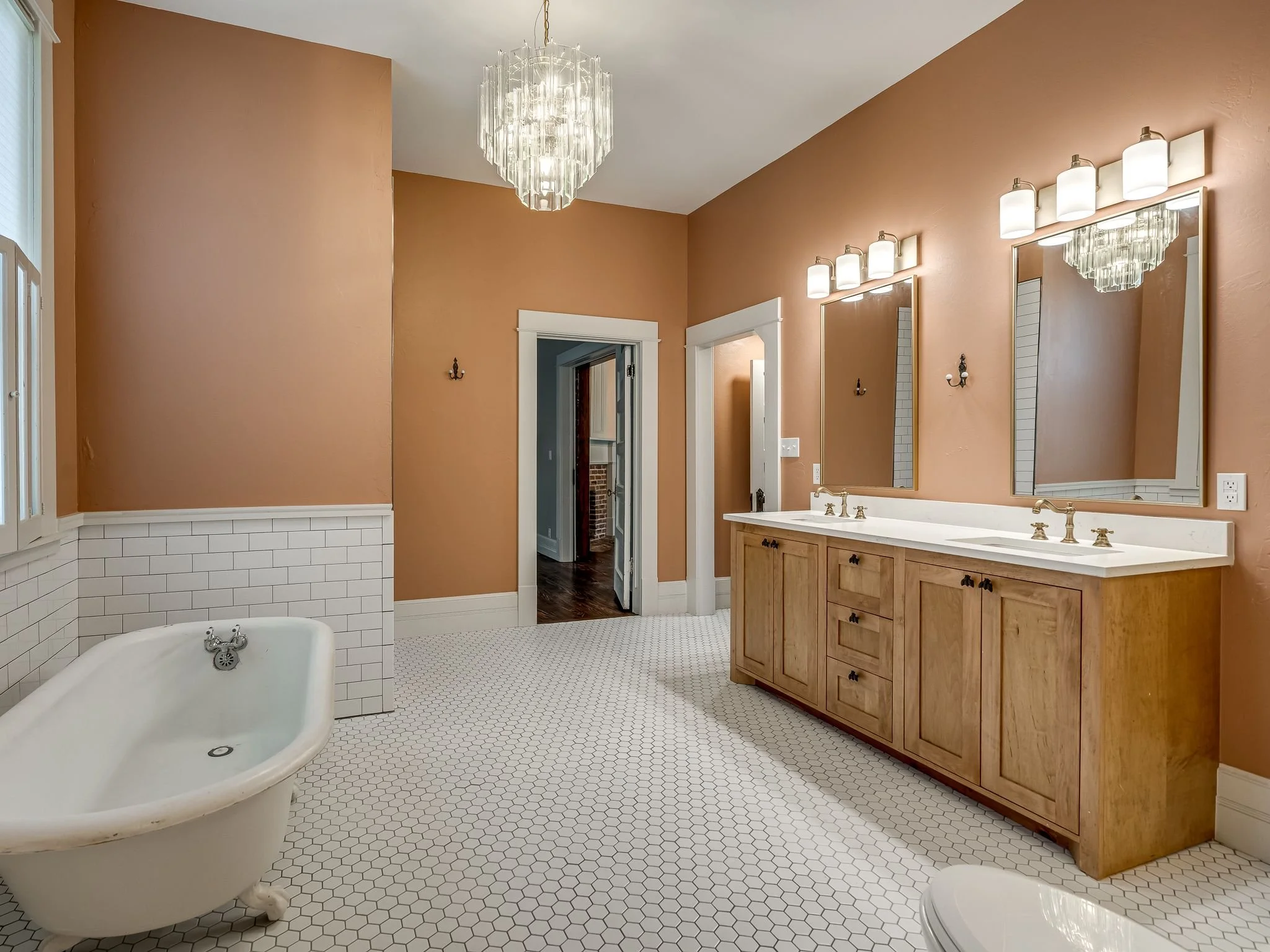 1401 W Chickasha Ave-15.jpg