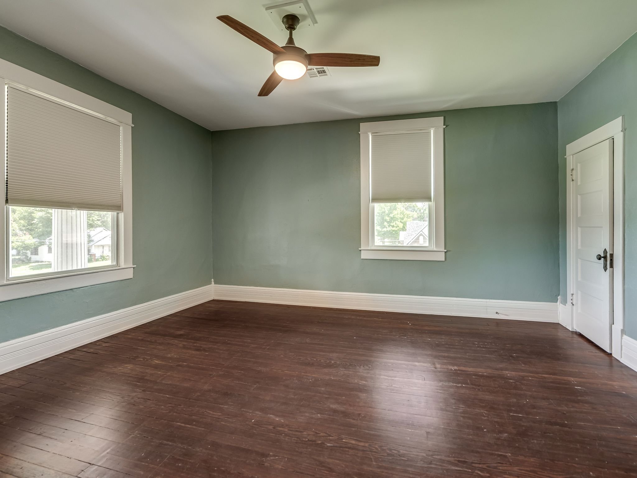 1401 W Chickasha Ave-21.jpg