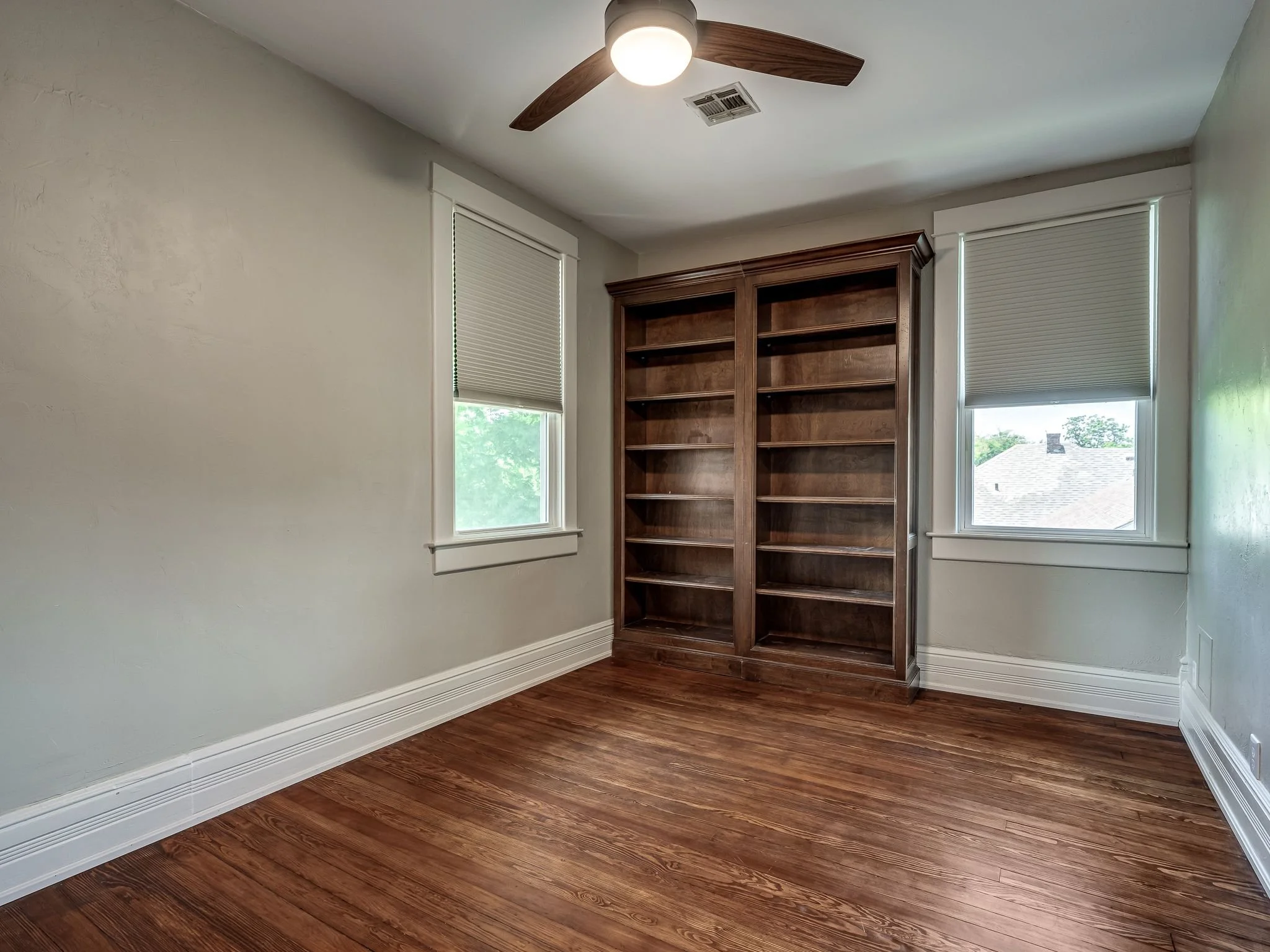 1401 W Chickasha Ave-29.jpg
