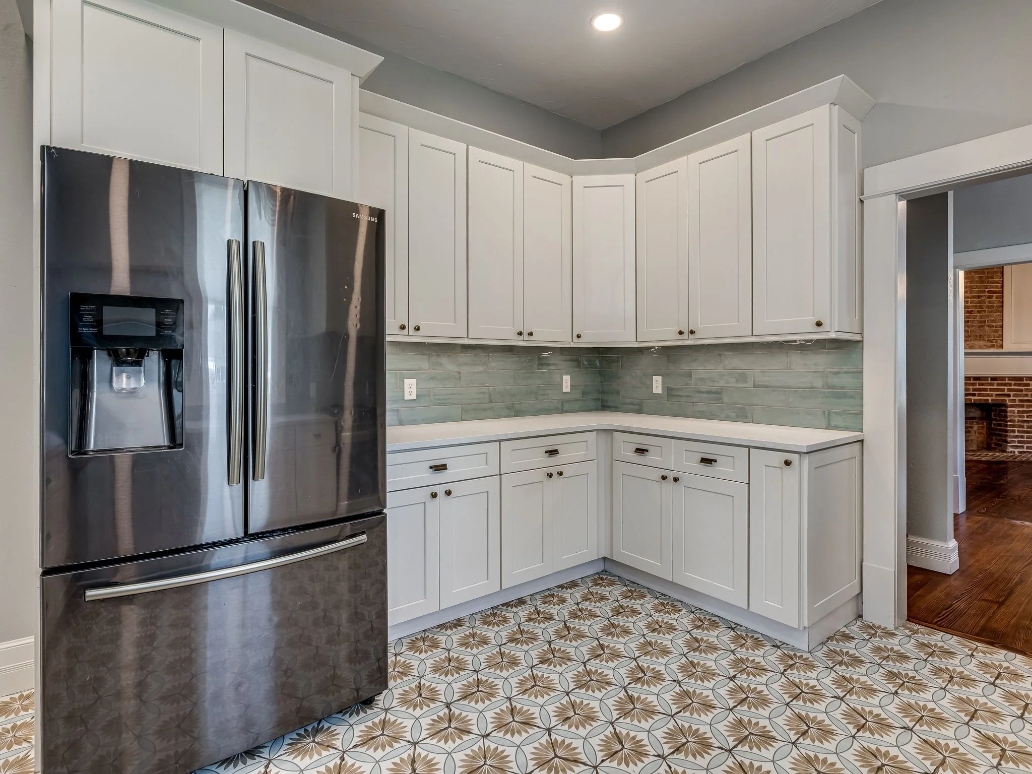 1401 W Chickasha Ave-6.jpg