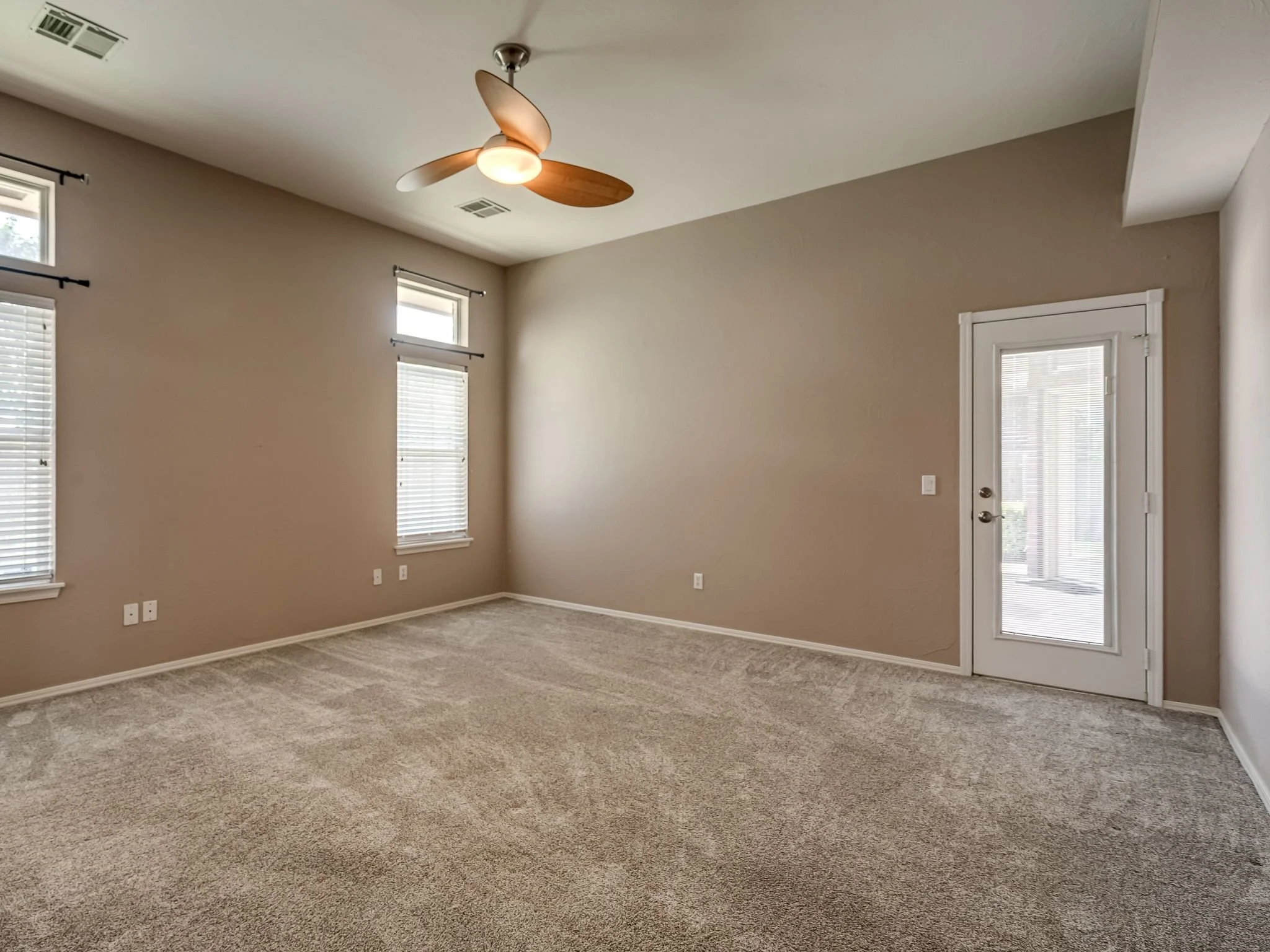 8308 NW 76th St-13.jpg