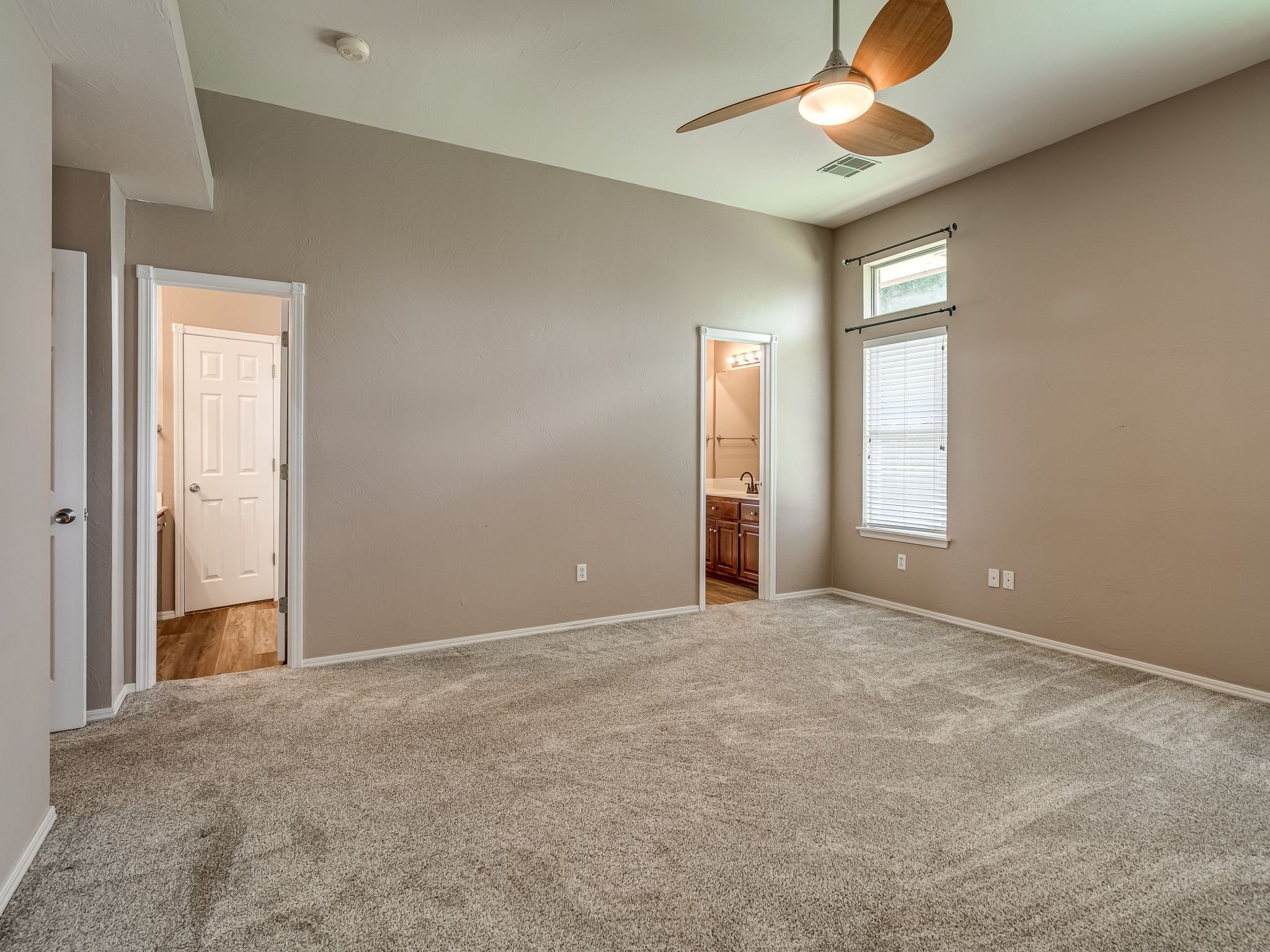 8308 NW 76th St-15.jpg