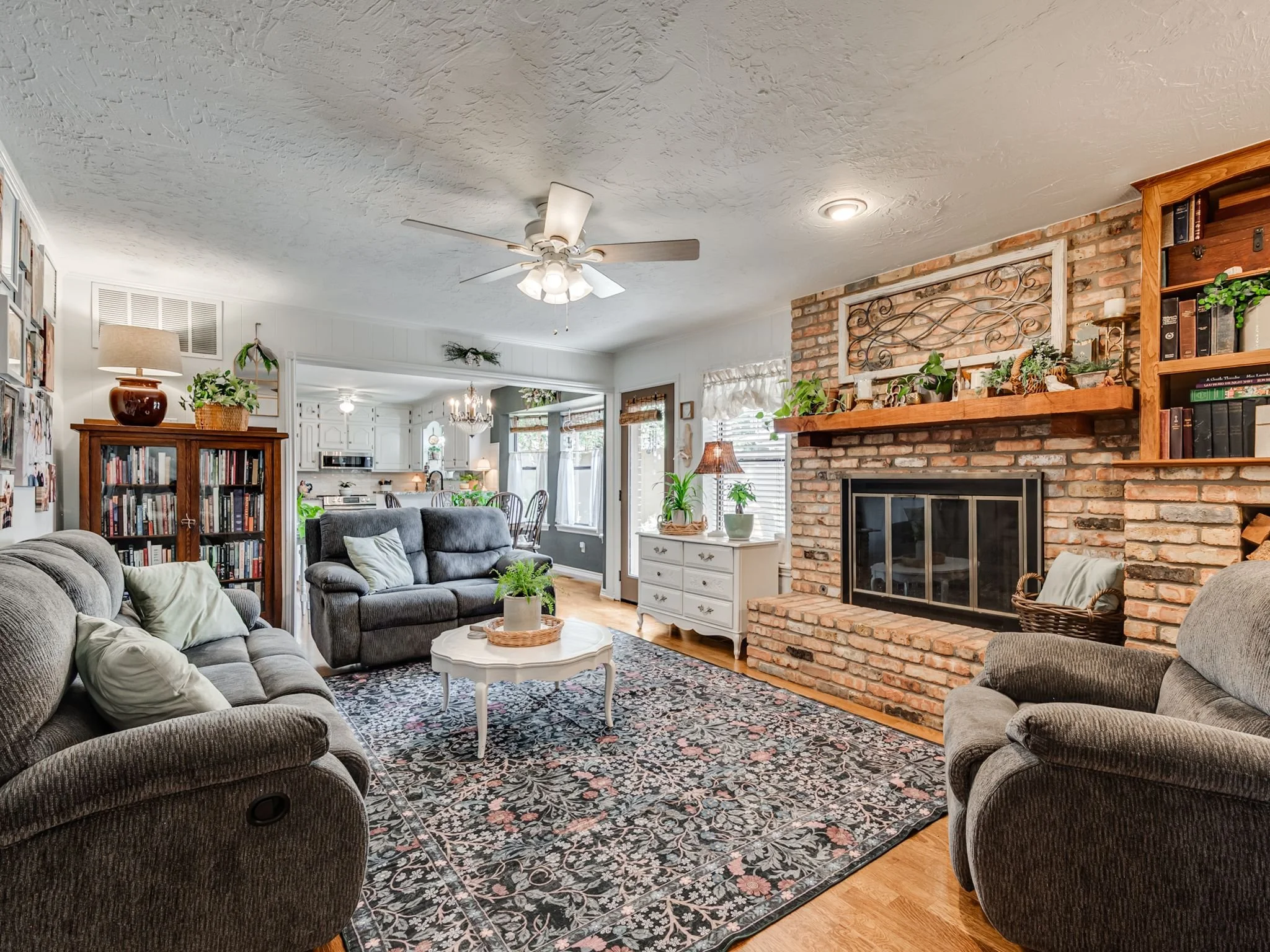 6819 NW 31st St-2.jpg