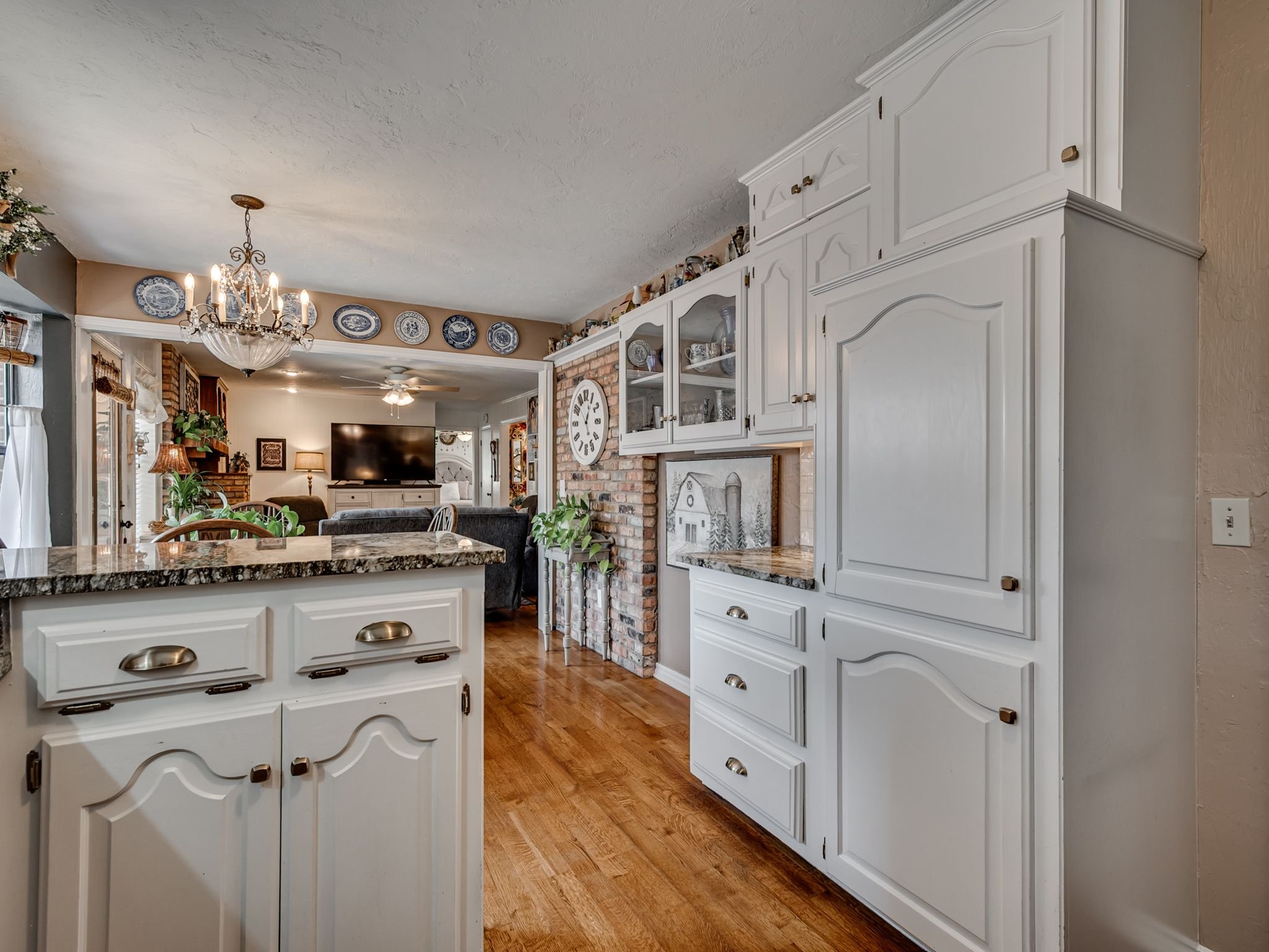 6819 NW 31st St-9.jpg