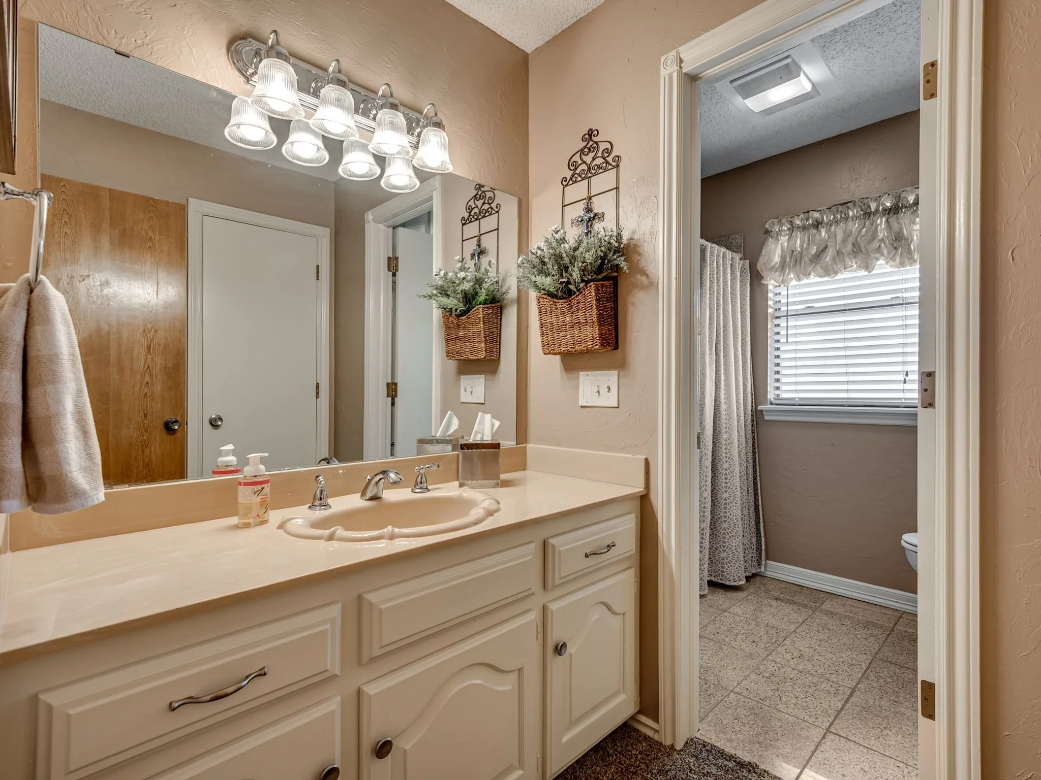 6819 NW 31st St-19.jpg