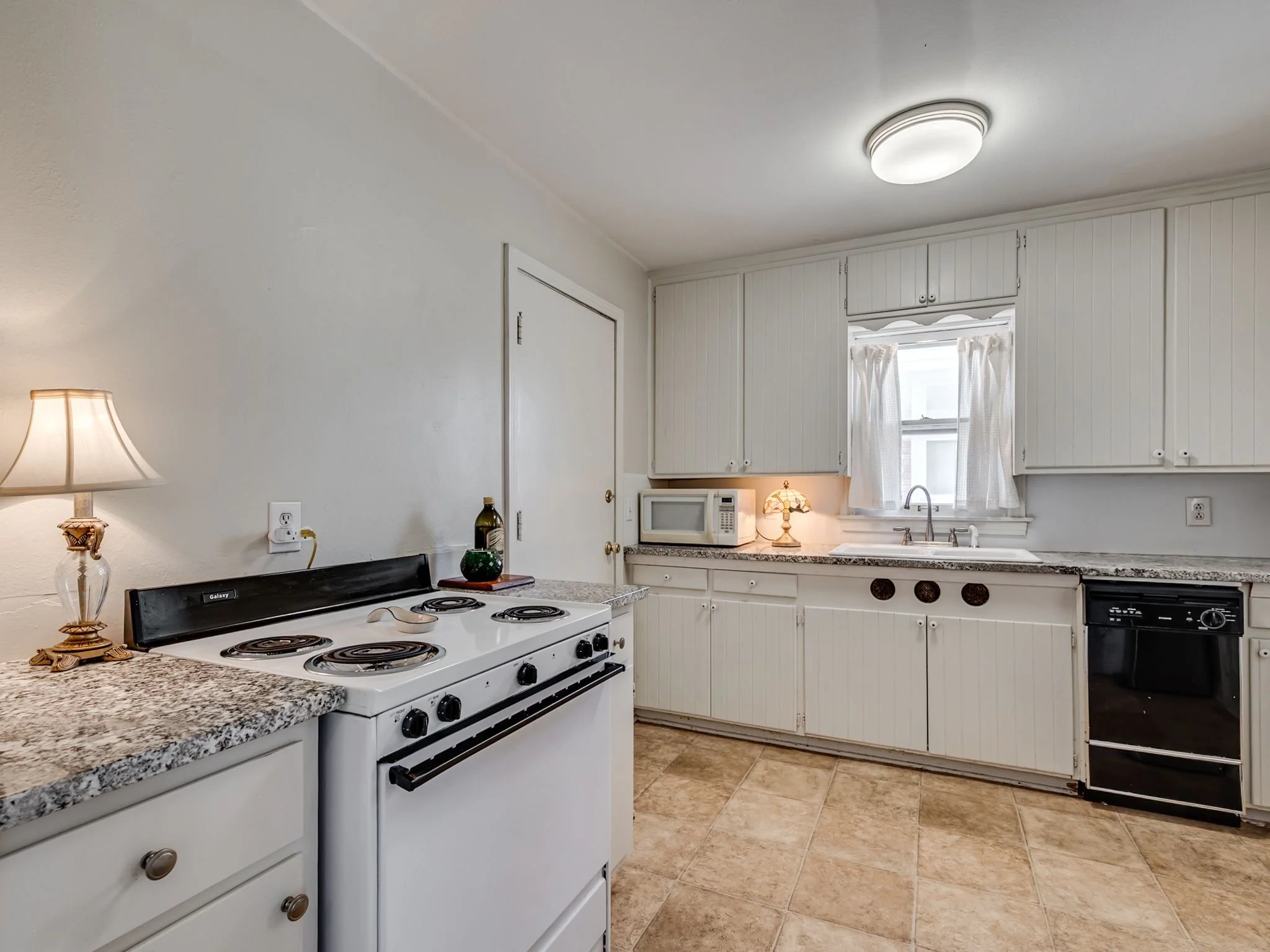 3721 NW 32nd St-5.jpg