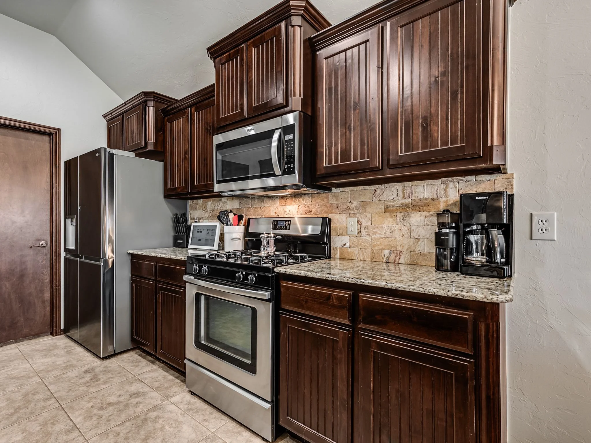 2204 NW 158th St-6.jpg