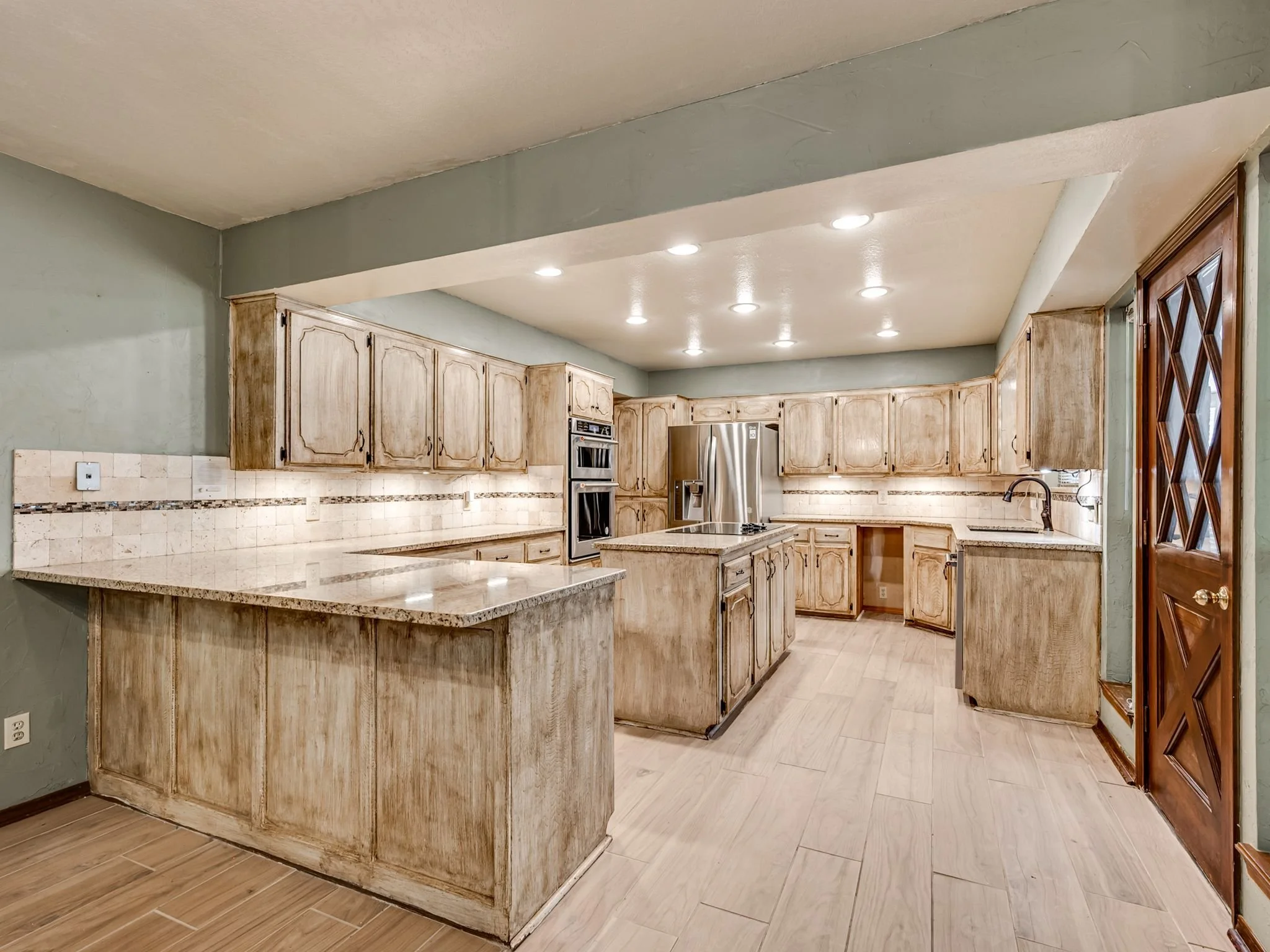 2501 Southlawn Dr-5.jpg