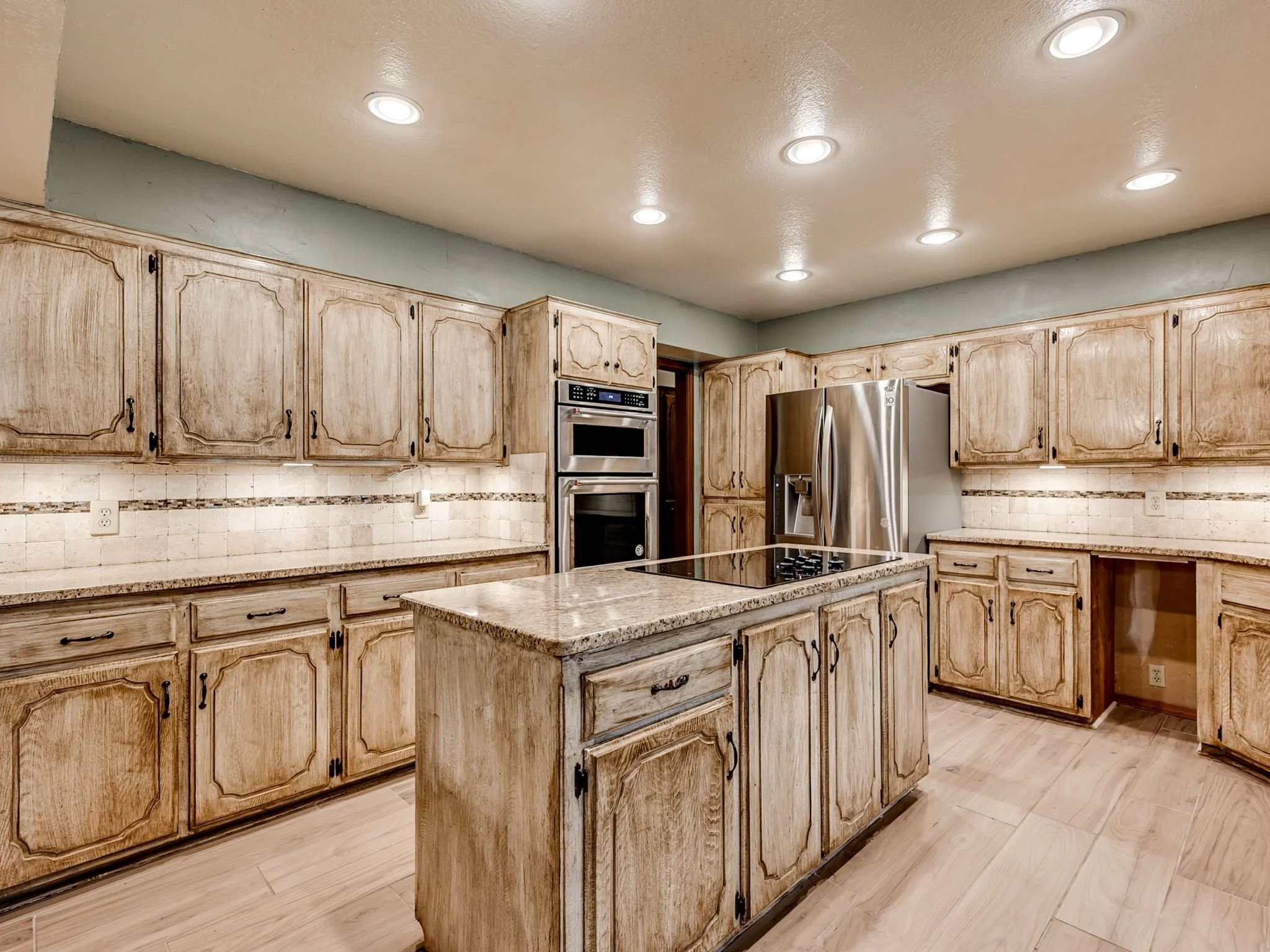 2501 Southlawn Dr-6.jpg