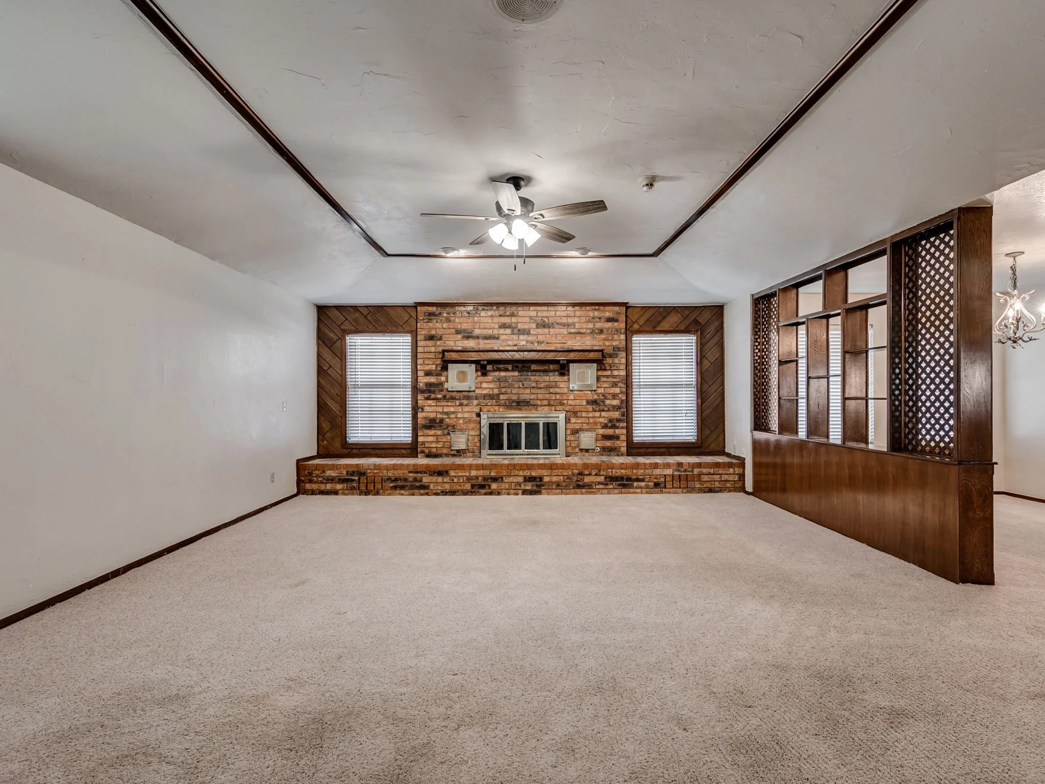2501 Southlawn Dr-10.jpg