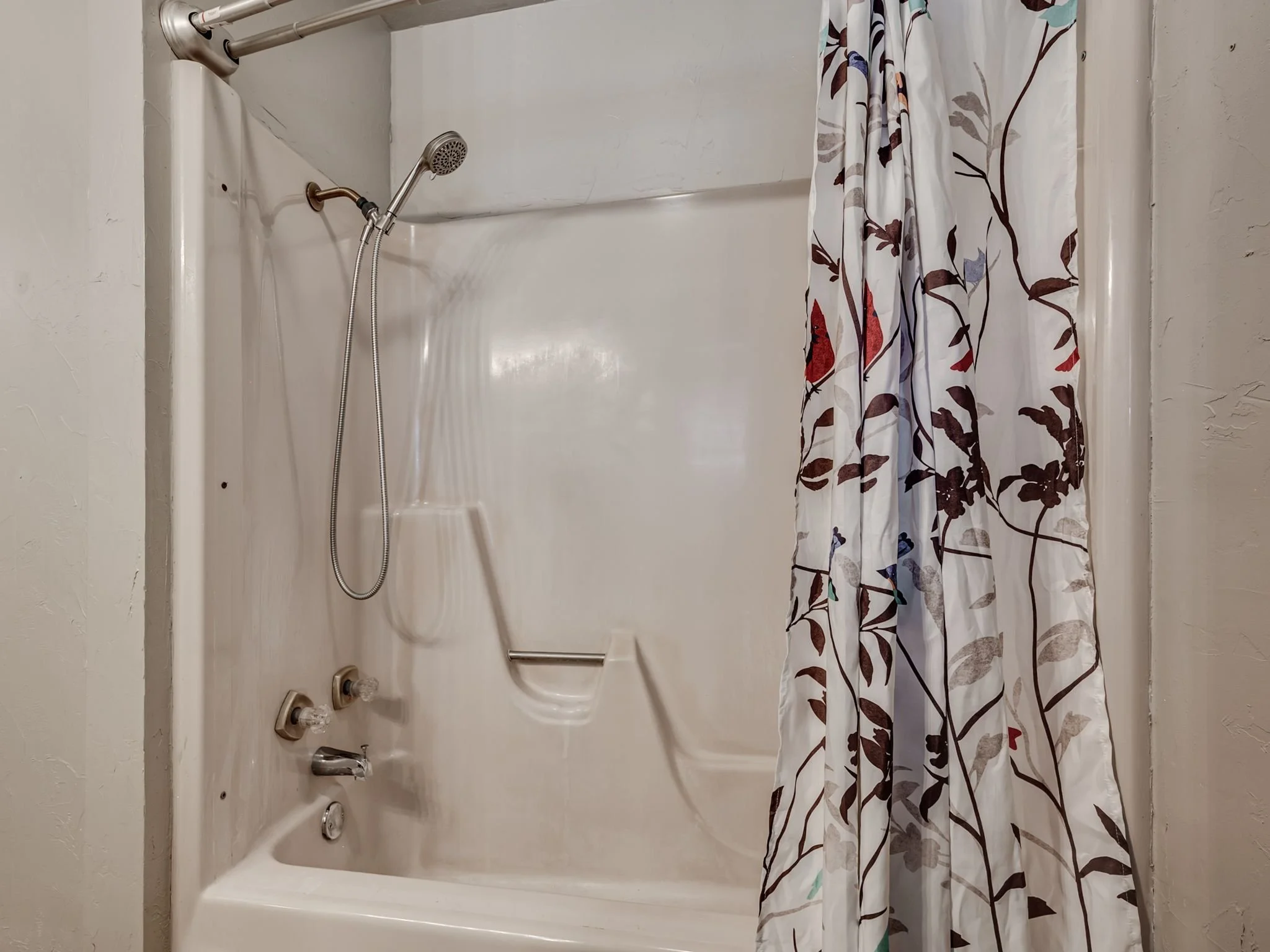 2501 Southlawn Dr-17.jpg