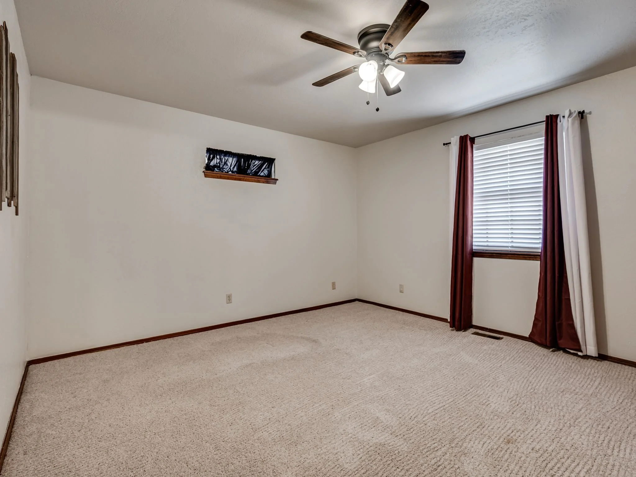 2501 Southlawn Dr-24.jpg