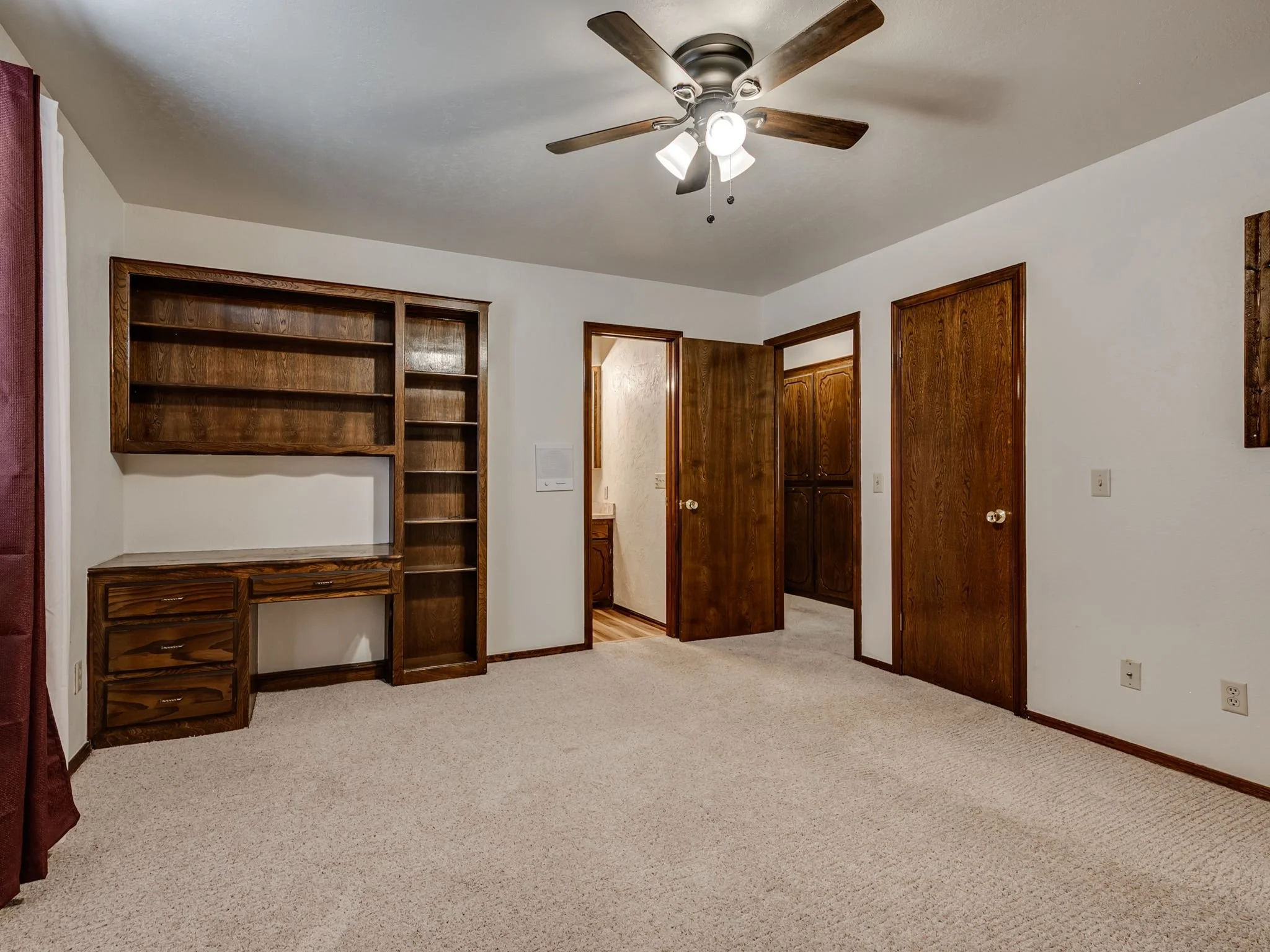 2501 Southlawn Dr-25.jpg