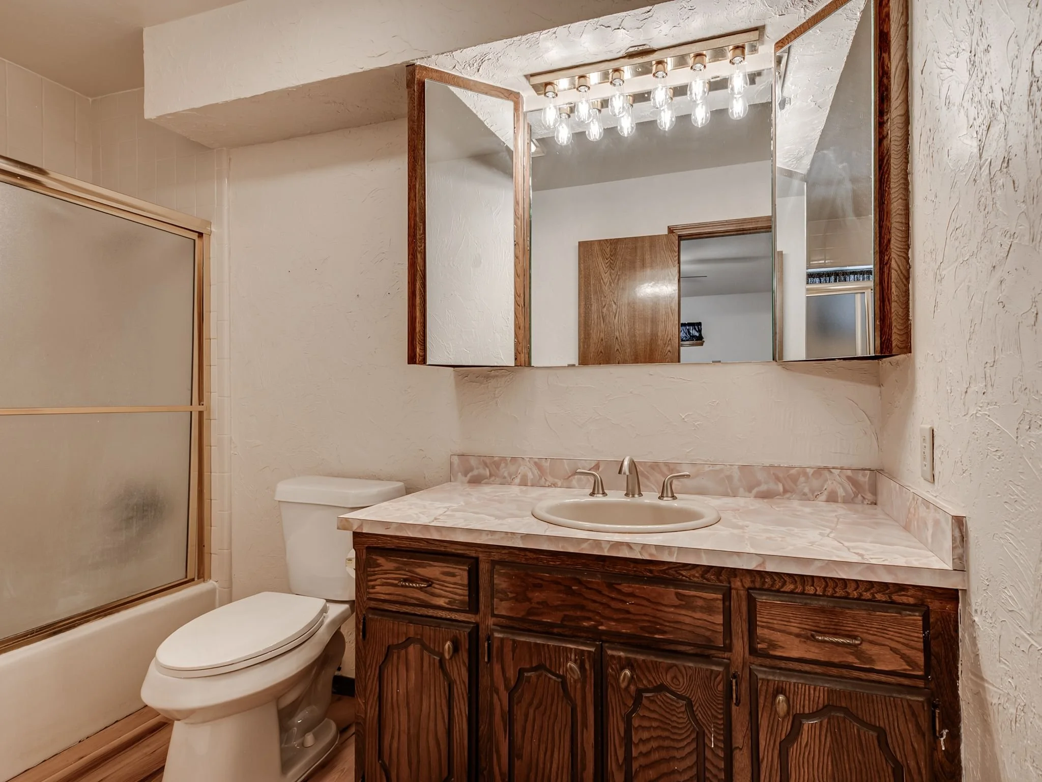 2501 Southlawn Dr-26.jpg