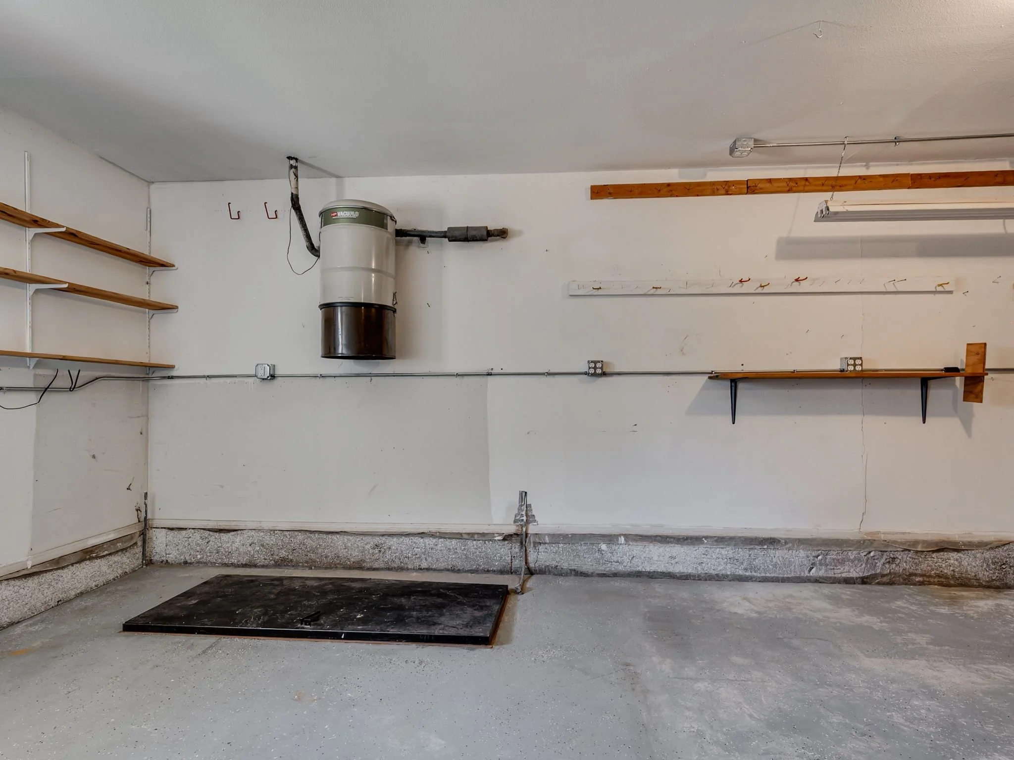 2501 Southlawn Dr-30.jpg