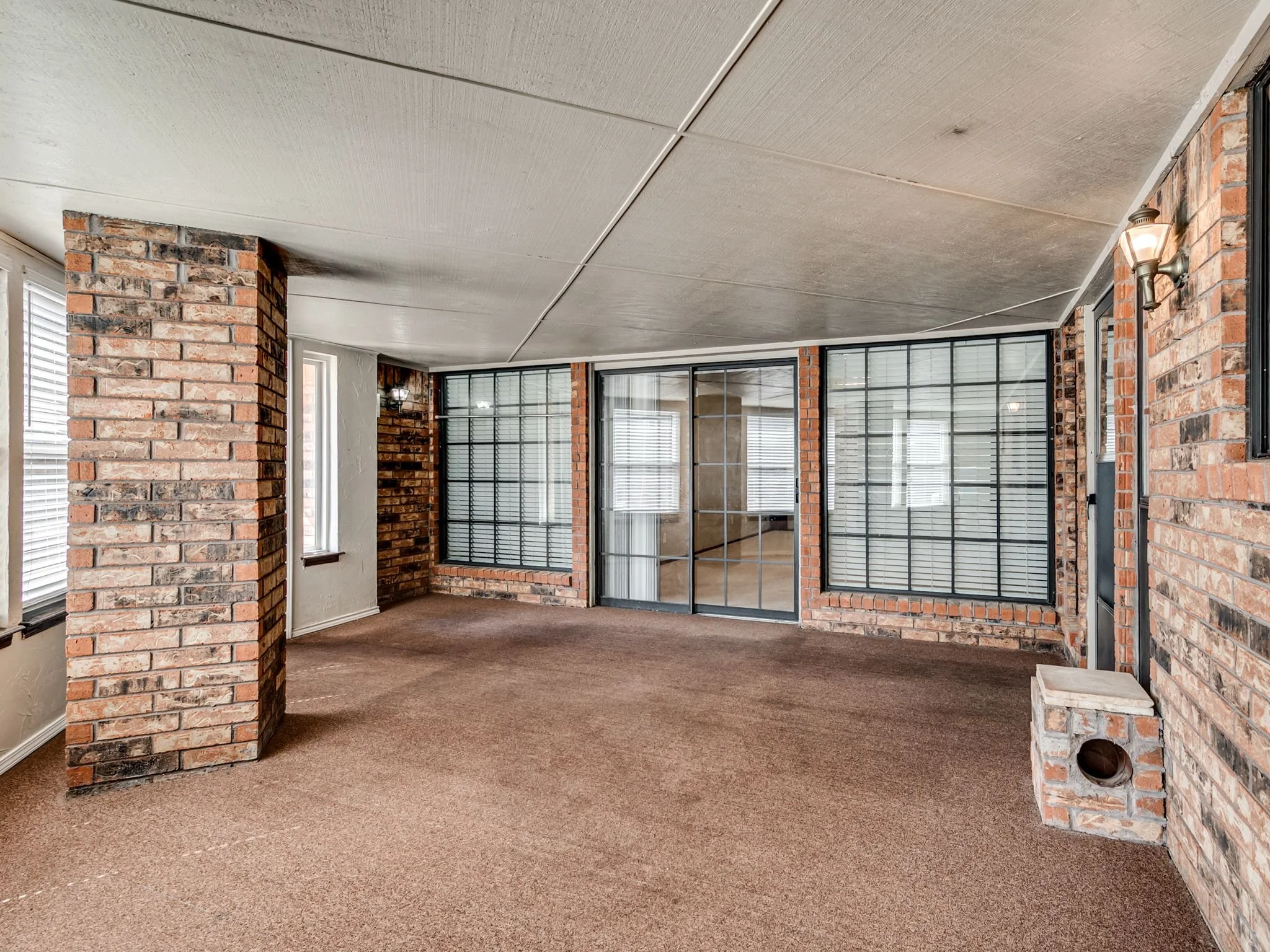 2501 Southlawn Dr-34.jpg
