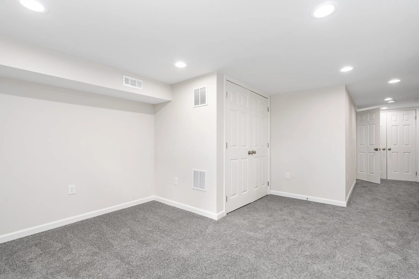 5519 Cedonia Ave-24.jpg