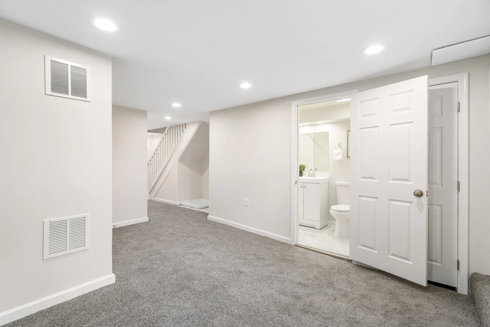 5519 Cedonia Ave-22.jpg