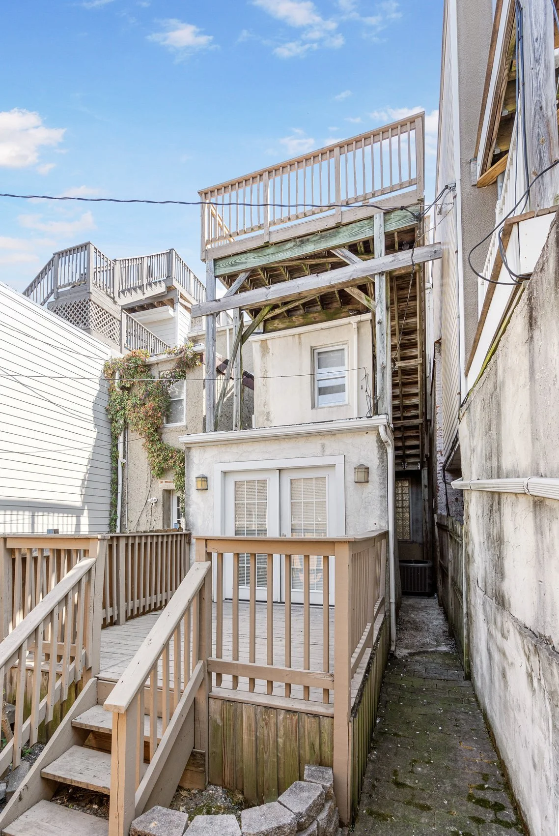 1746 s charles-07.jpg