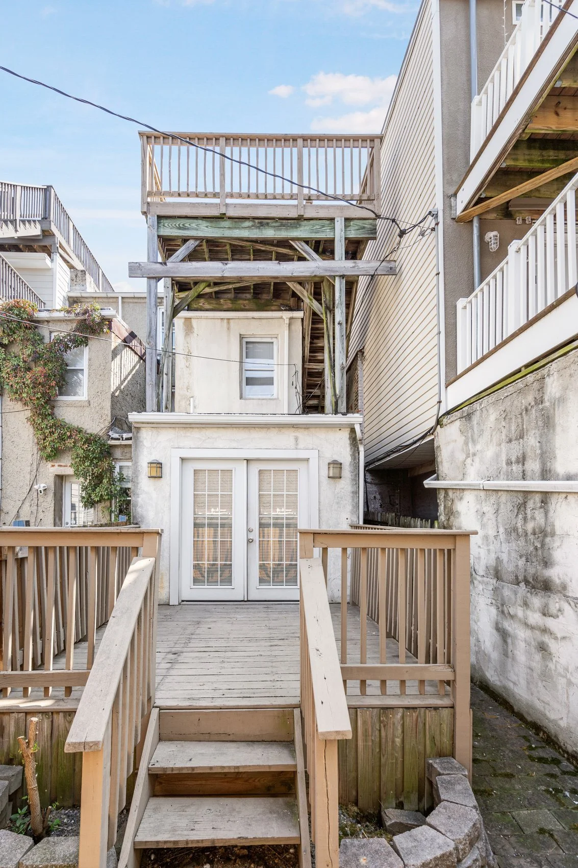 1746 s charles-06.jpg