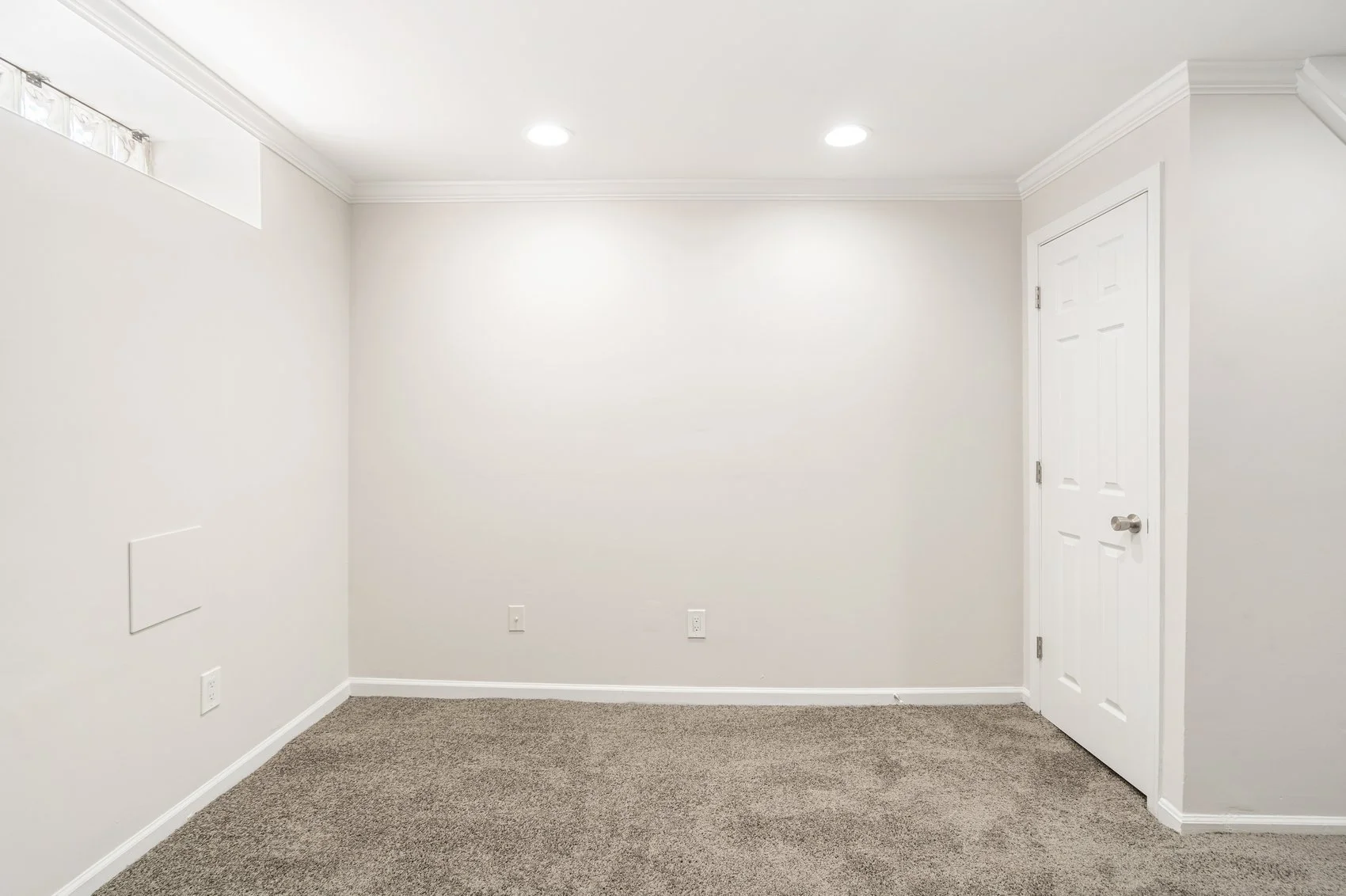 1746 s charles-21.jpg